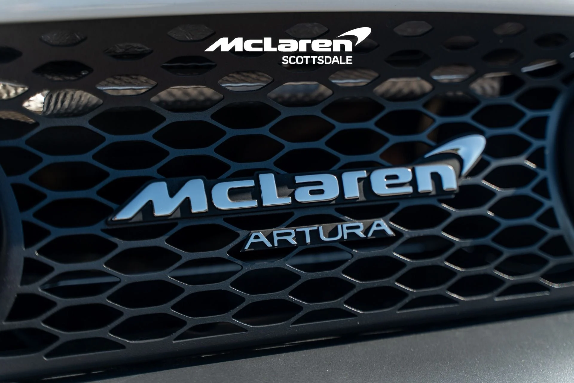 mph014_3467436982_Used_2023_MCLAREN_ARTURA_1758922926_21ebcc5448