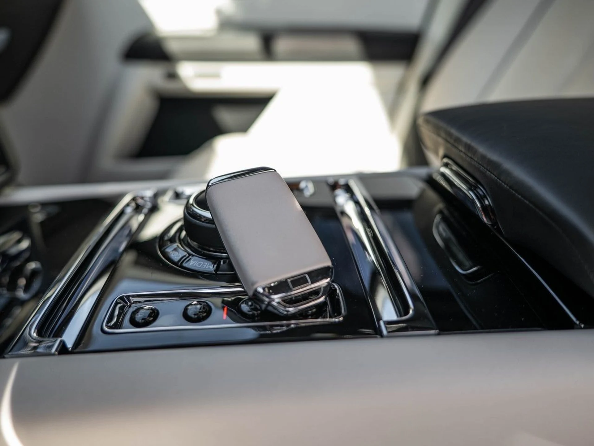 mph014_3475570204_853924fa4ce0c2391eb098ba3ebd9848x_71a226b926