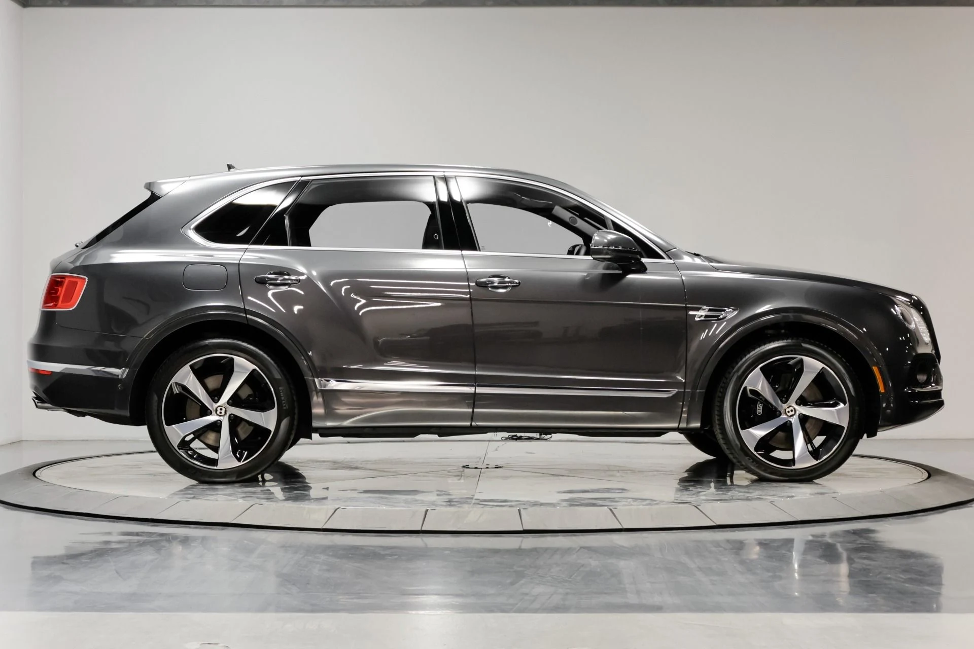 mph014_3478128843_Used_2020_Bentley_Bentayga_V8_1761664862_7973ce42dc