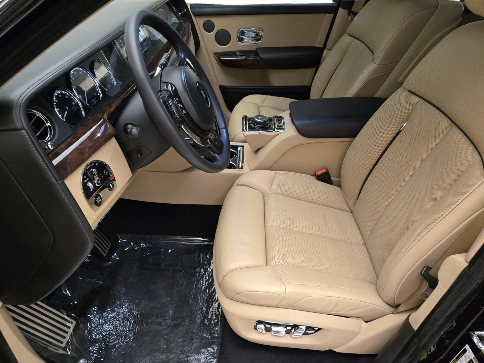 mph014_3478941324_Used_2020_Rolls_Royce_Phantom_1759993941_282b87215f