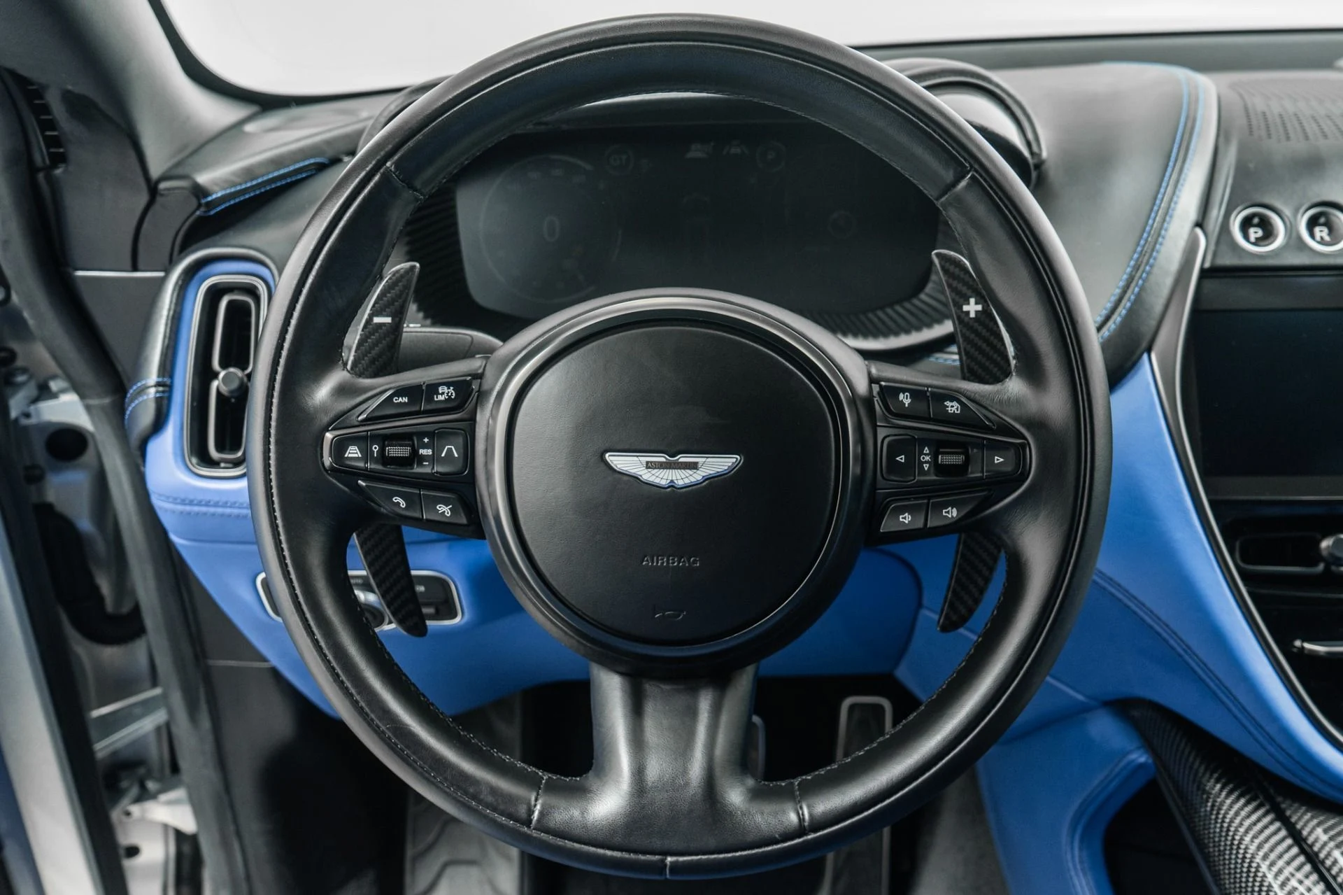 mph014_3480581974_Used_2023_Aston_Martin_DBX_707_1782508866_a056978144