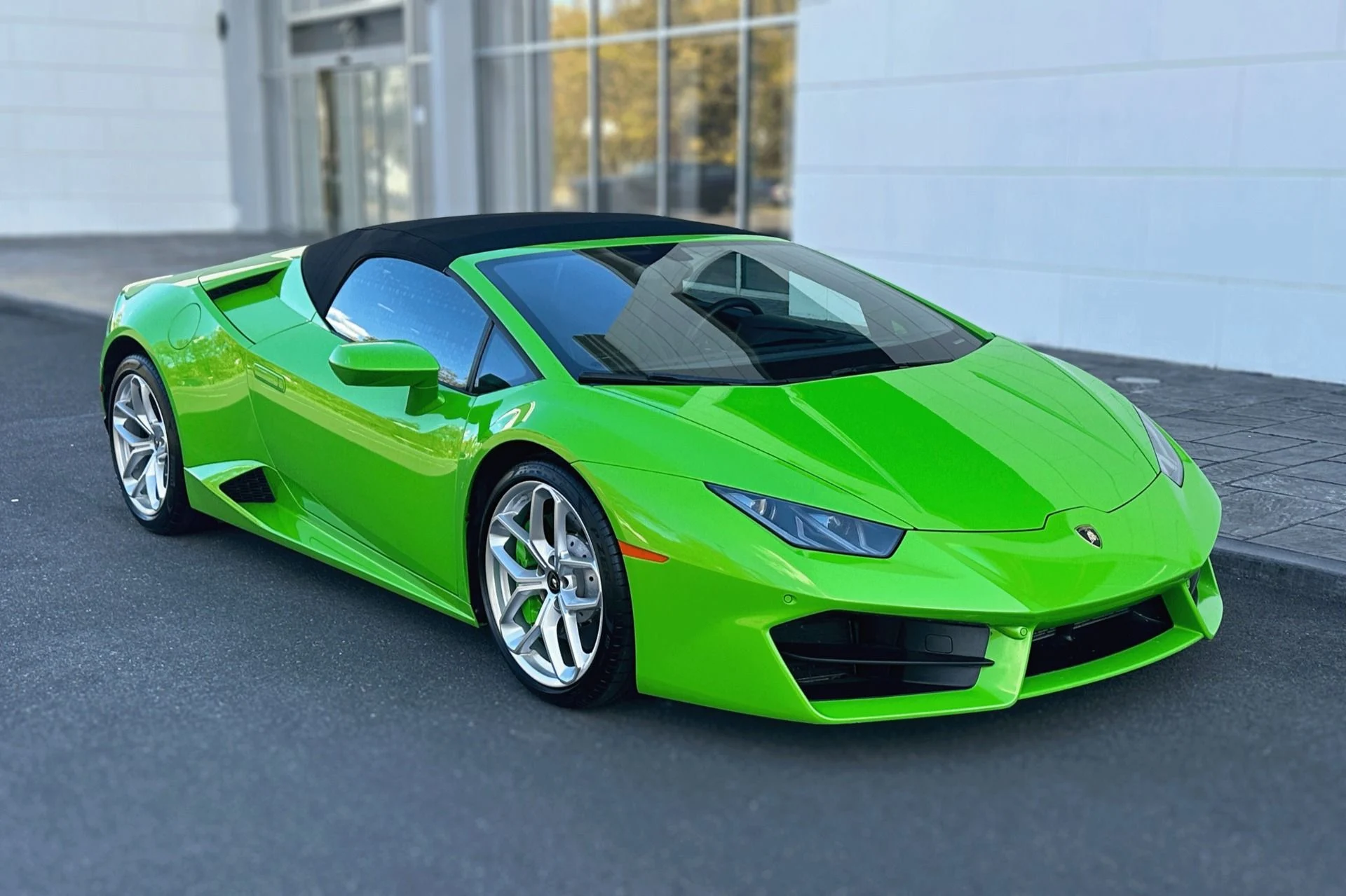 mph014_3482708350_Used_2017_Lamborghini_Huracan_RWD_Spyder_1761220667_384846474e