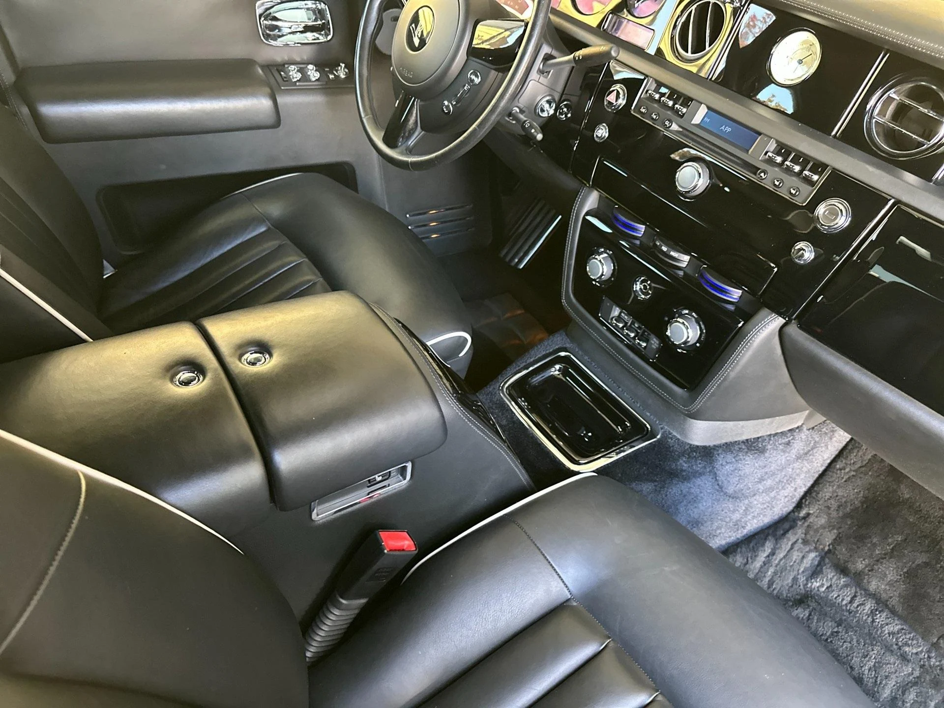 mph014_3487323598_Used_2008_Rolls_Royce_Phantom_Series_I_1751459100_fd1f310c75