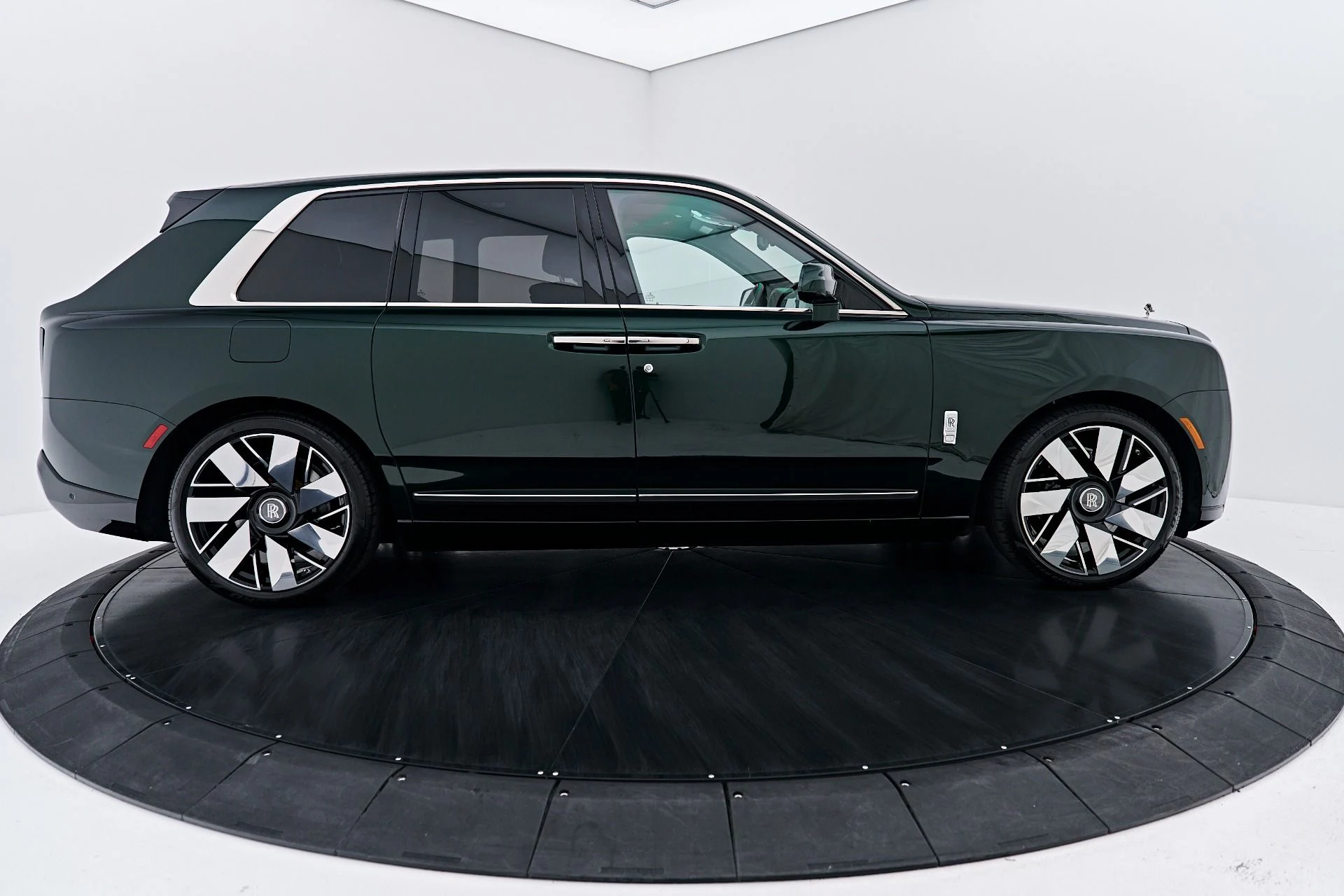 mph014_3488078816_Used_2026_Rolls_Royce_Cullinan_Base_1788456479_ab7ea2898b
