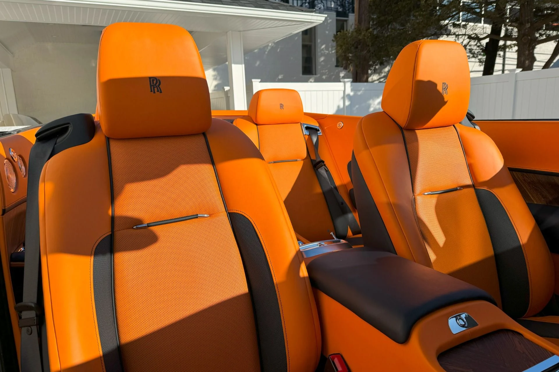 mph014_3492120370_Used_2019_Rolls_Royce_Dawn_1739202172_a97052ad9d