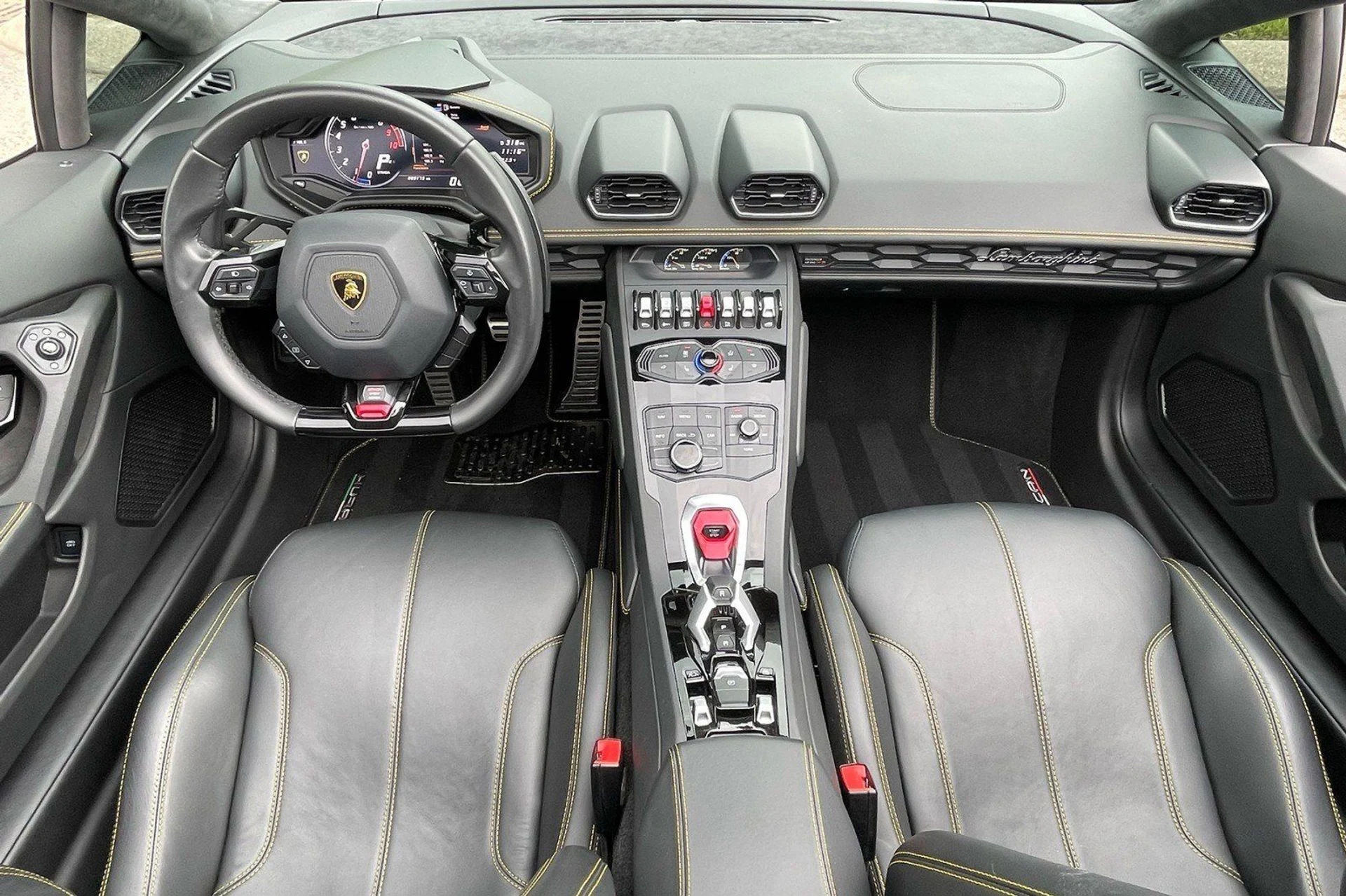 mph014_3499534573_Used_2017_Lamborghini_Huracan_LP_610_4_Spyder_1761858574_fb33f24949