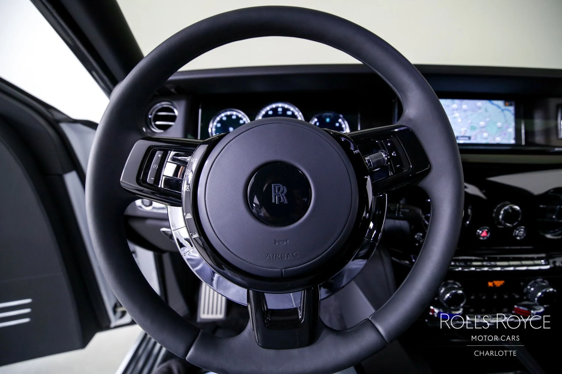 mph014_3504601291_Used_2023_Rolls_Royce_Phantom_1726254604_0eb2e9bb5e