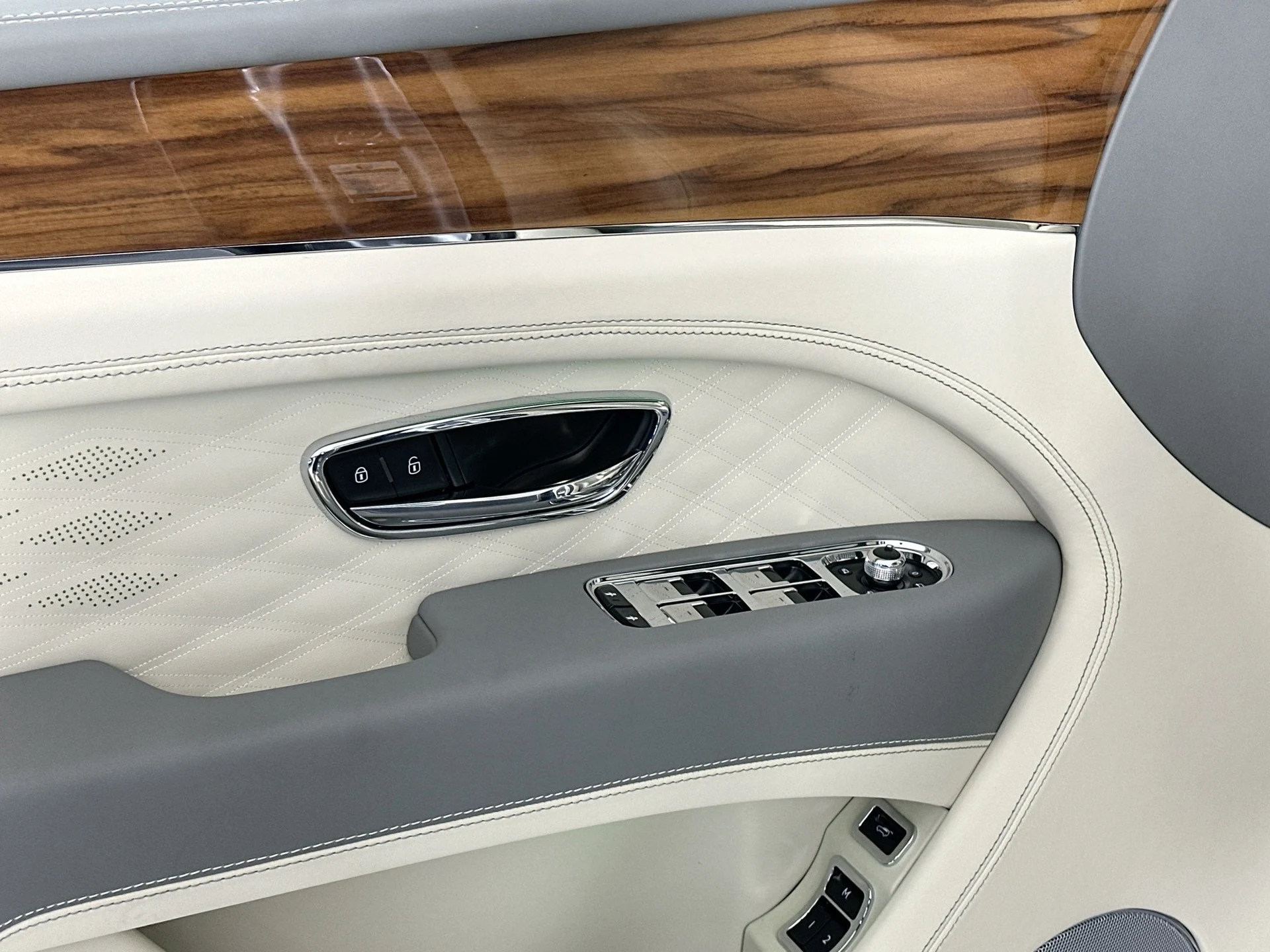 mph014_3507812546_15_4483272a56