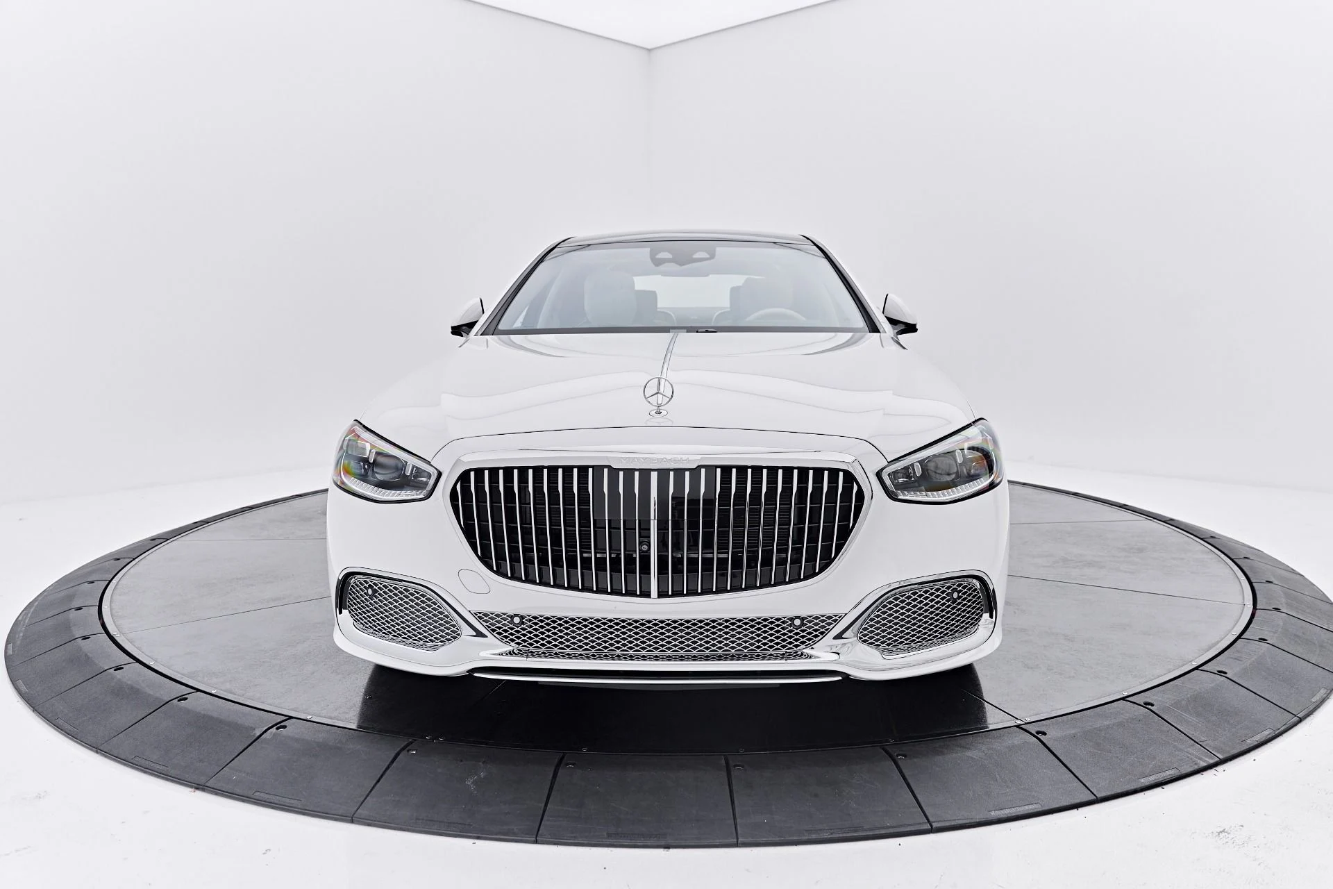 mph014_3511049033_Used_2026_Mercedes_Benz_S_Class_Maybach_S_680_1790206791_d479949ee7