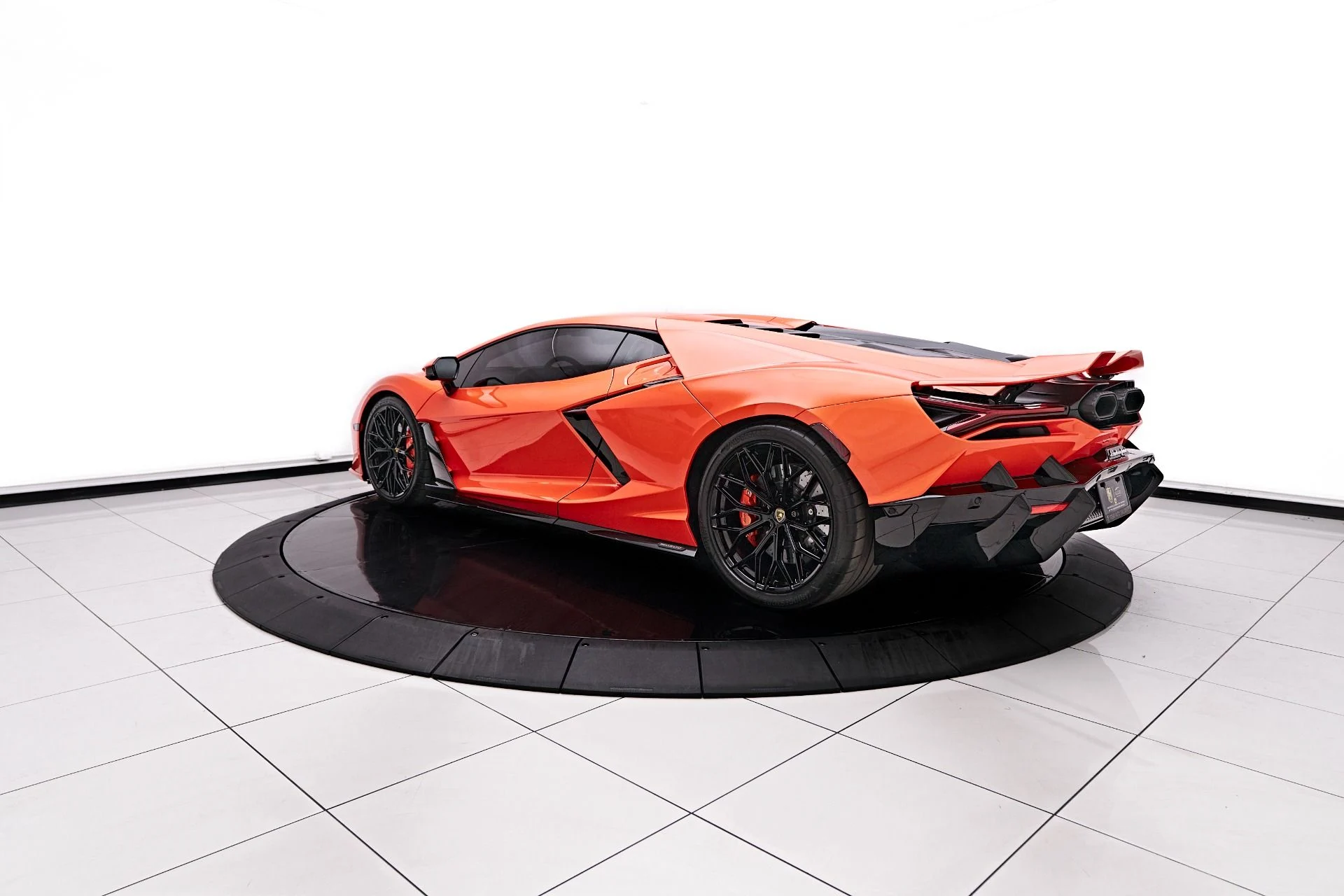 mph014_3512067489_Used_2024_Lamborghini_Revuelto_Base_1755224841_56ea50fa7c