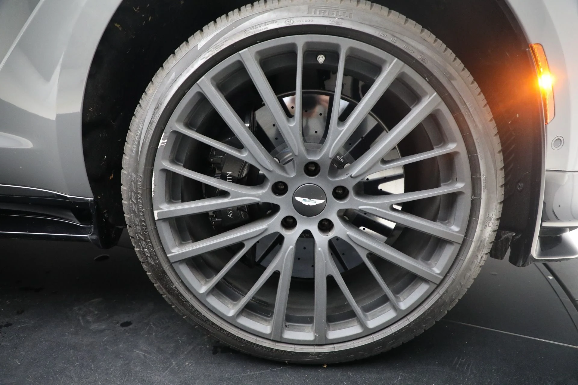 mph014_3518327962_New_2025_Aston_Martin_DBX_707_1762018387_bcfe5745a2