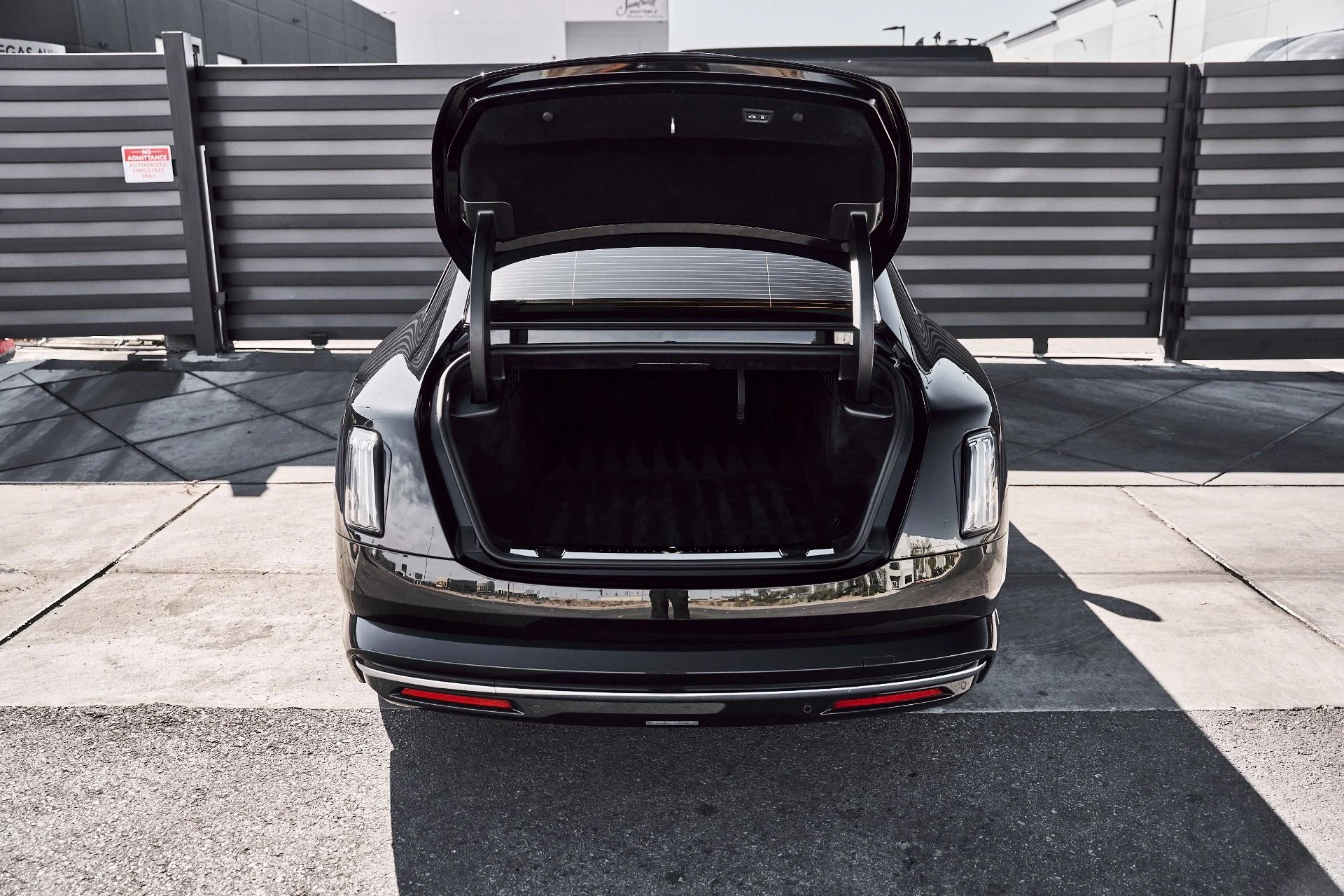 mph014_3525379849_Used_2025_Rolls_Royce_Spectre_Base_1775246487_3016808d18