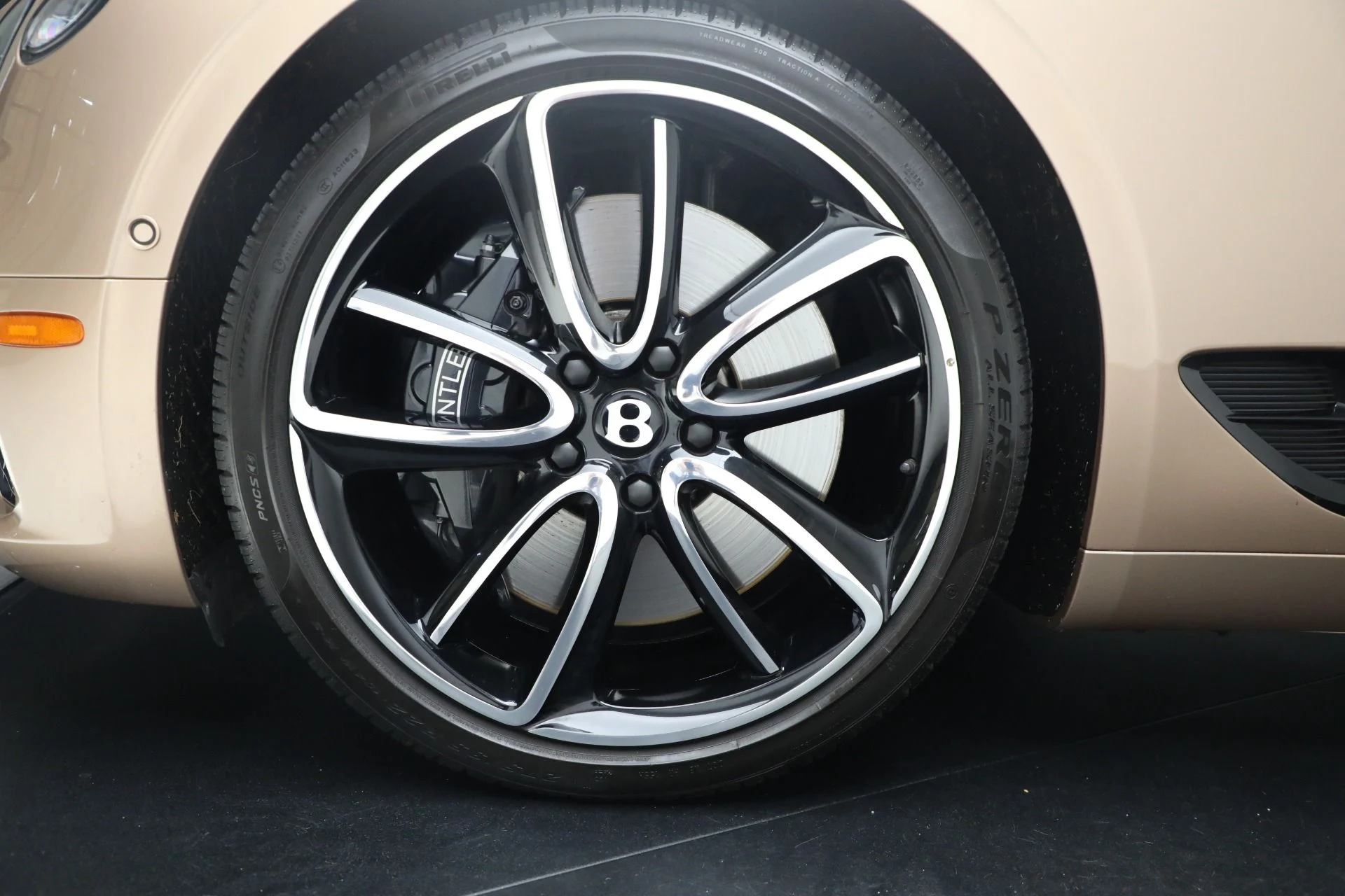 mph014_3531528174_Used_2022_Bentley_Continental_GT_V8_1762635869_22a1ea8673