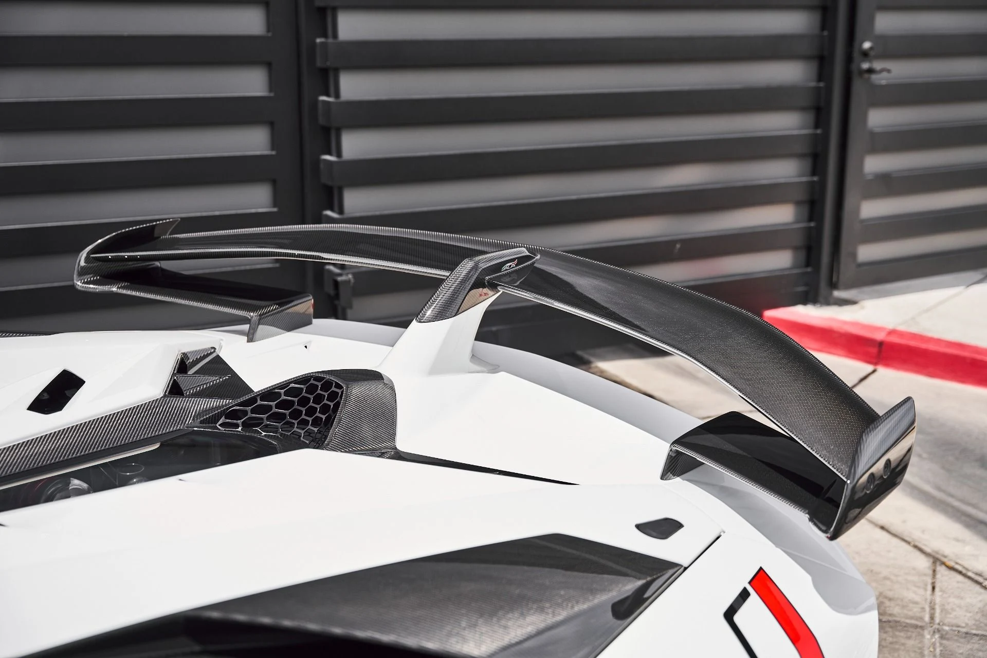 mph014_3532134504_Used_2021_Lamborghini_Aventador_SVJ_Base_1784080168_1c12d8b67e