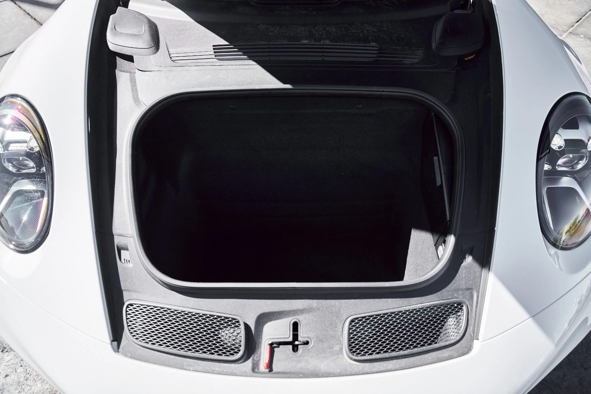 mph014_3533471895_Used_2022_Porsche_911_GT_3_1773348873_255cf295af