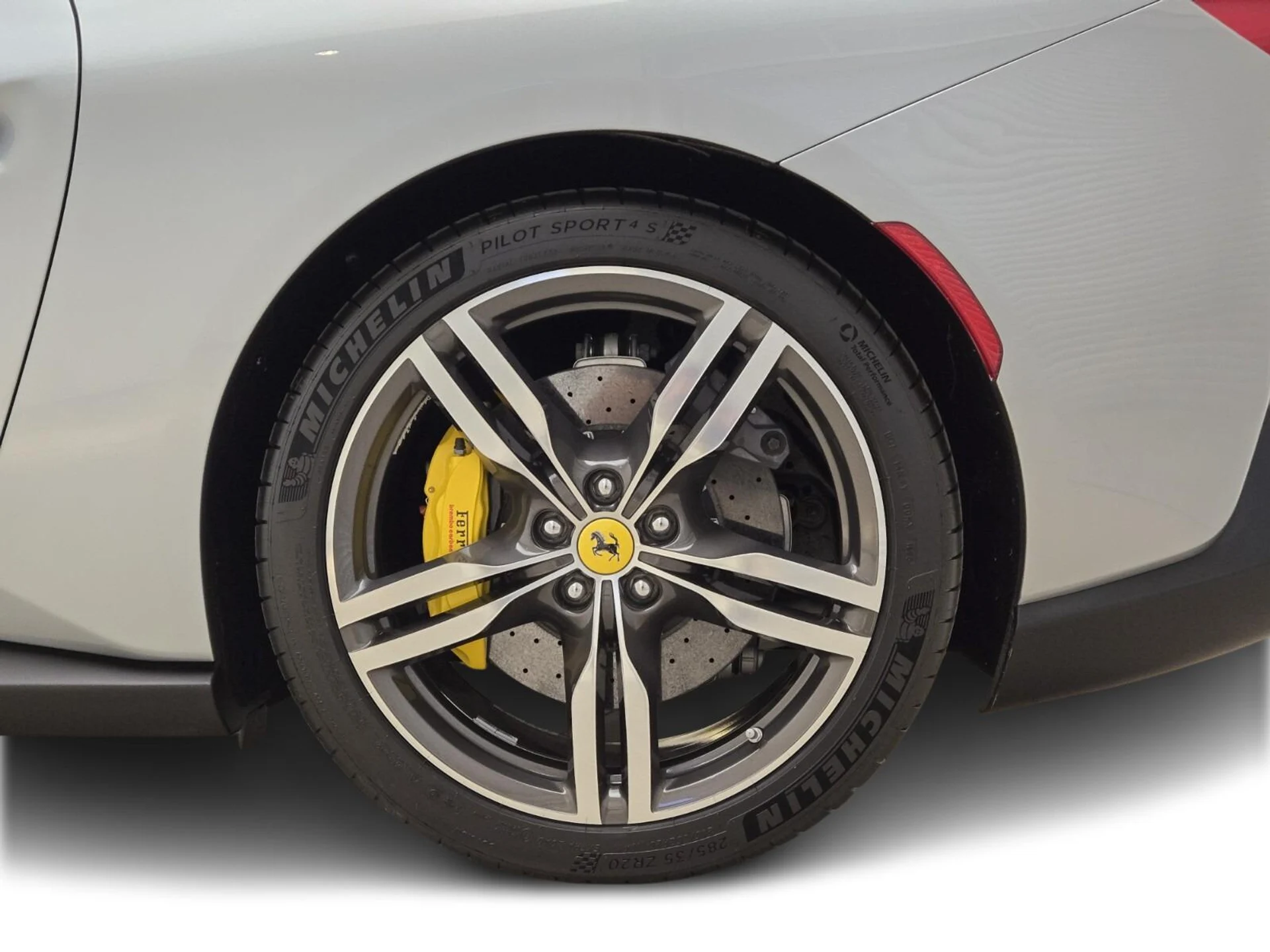 mph014_3537011716_Used_2019_Ferrari_Portofino_1762588066_fe948f1942