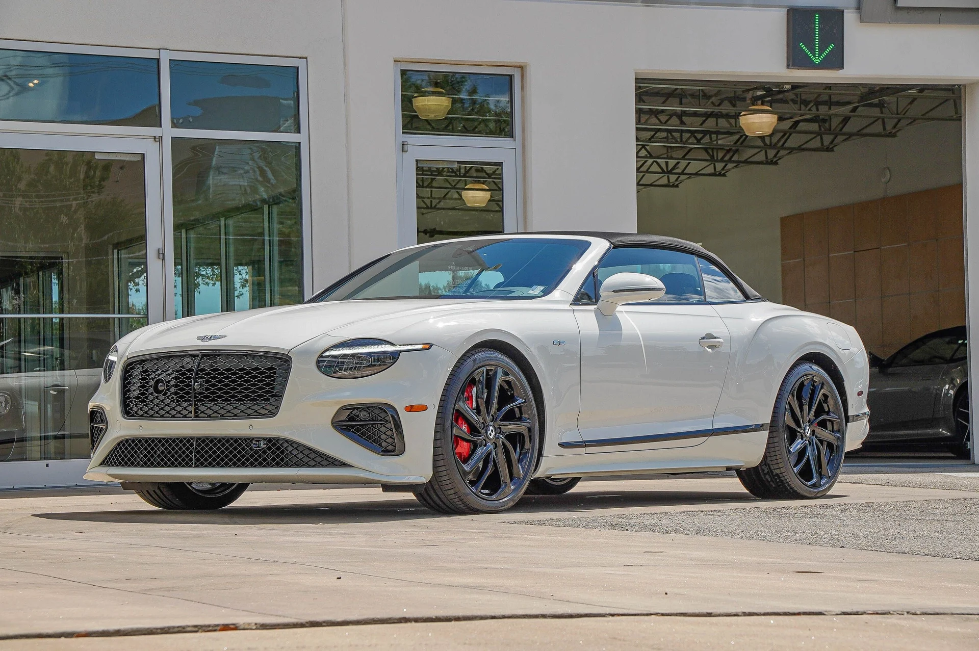 mph014_3542334875_Hi_Tech_Luxury_Imports_LLC_SCBDR_4_ZG_4_SC_020836_image_14_bd13355369