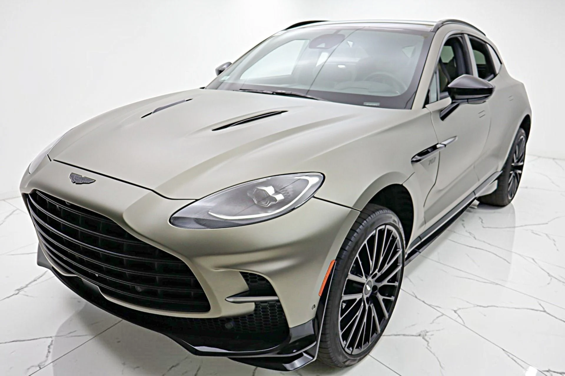 mph014_3564453549_Used_2023_Aston_Martin_DBX_707_7032537e69