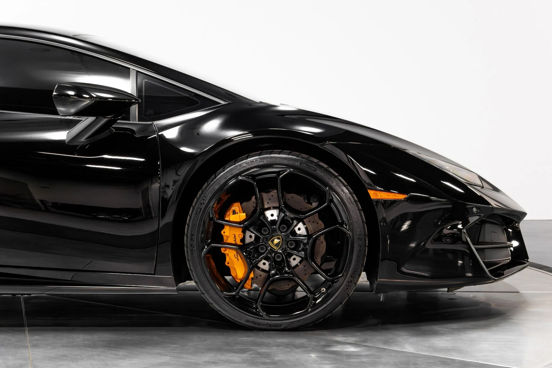 mph014_3565804962_Used_2017_Lamborghini_Huracan_LP_580_2_1771545979_7e2ee14cfd