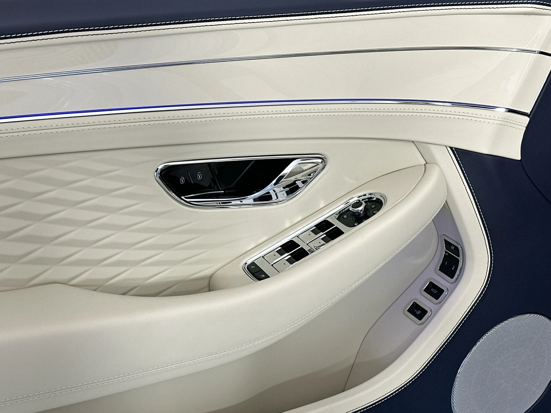 mph014_3569367092_15_8dccc3ad35