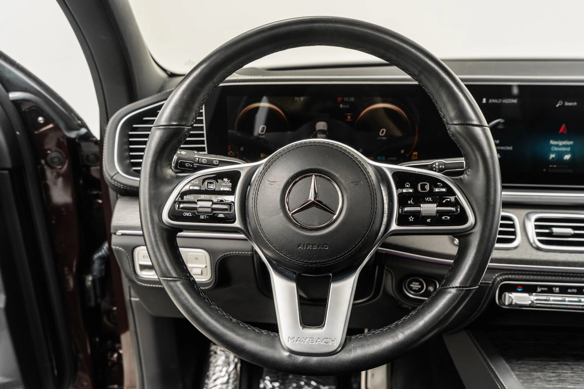 mph014_3580008821_Used_2023_Mercedes_Benz_Maybach_GLS_600_4_MATIC_Factory_Two_Tone_paint_Diamond_Turned_Wheels_Loaded_1757365639_c8d87bd515