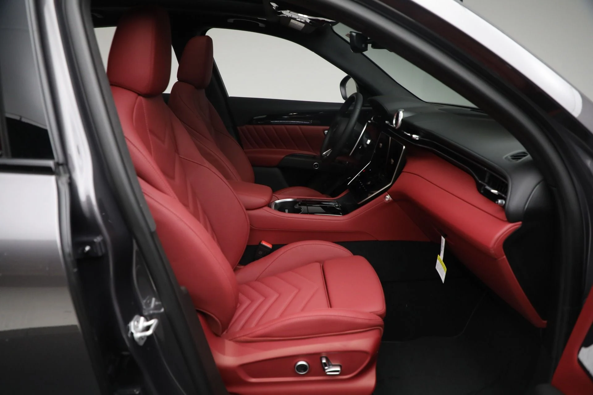 mph014_3580885409_New_2025_Maserati_Grecale_Modena_1738436754_52fc889914