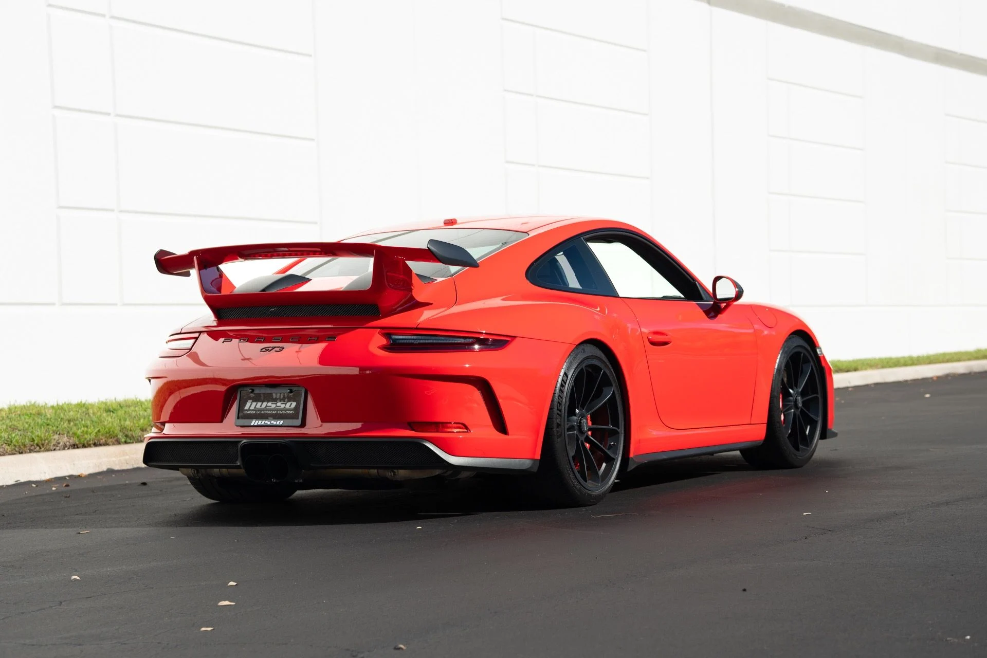 mph014_3581415075_Used_2018_Porsche_911_GT_3_1755032810_74fae8a3d3