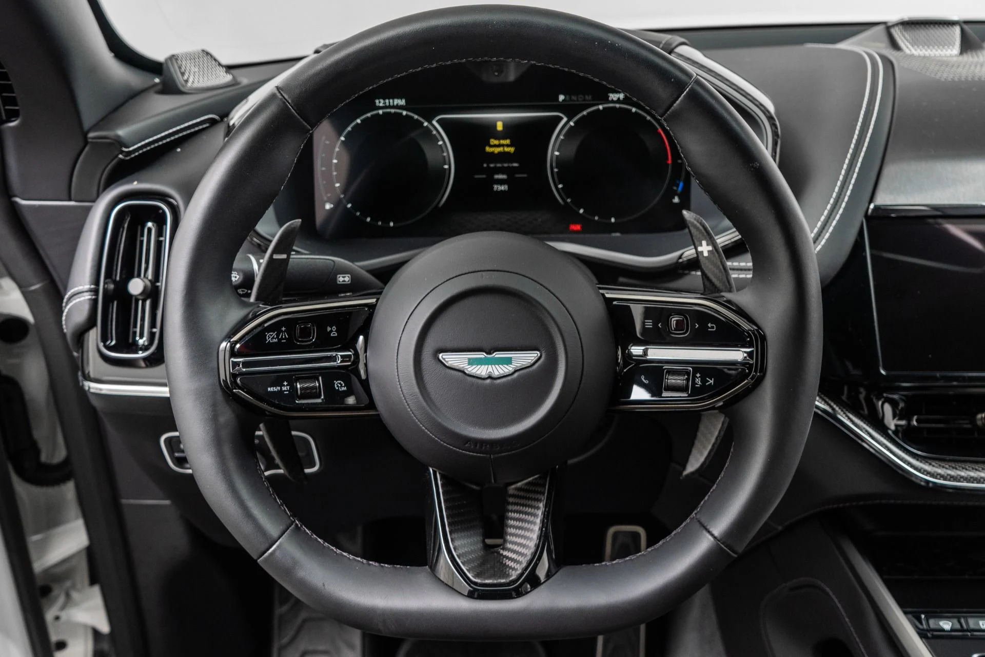 mph014_3582766380_Used_2026_Aston_Martin_DBX_S_1792083378_356ff919e1