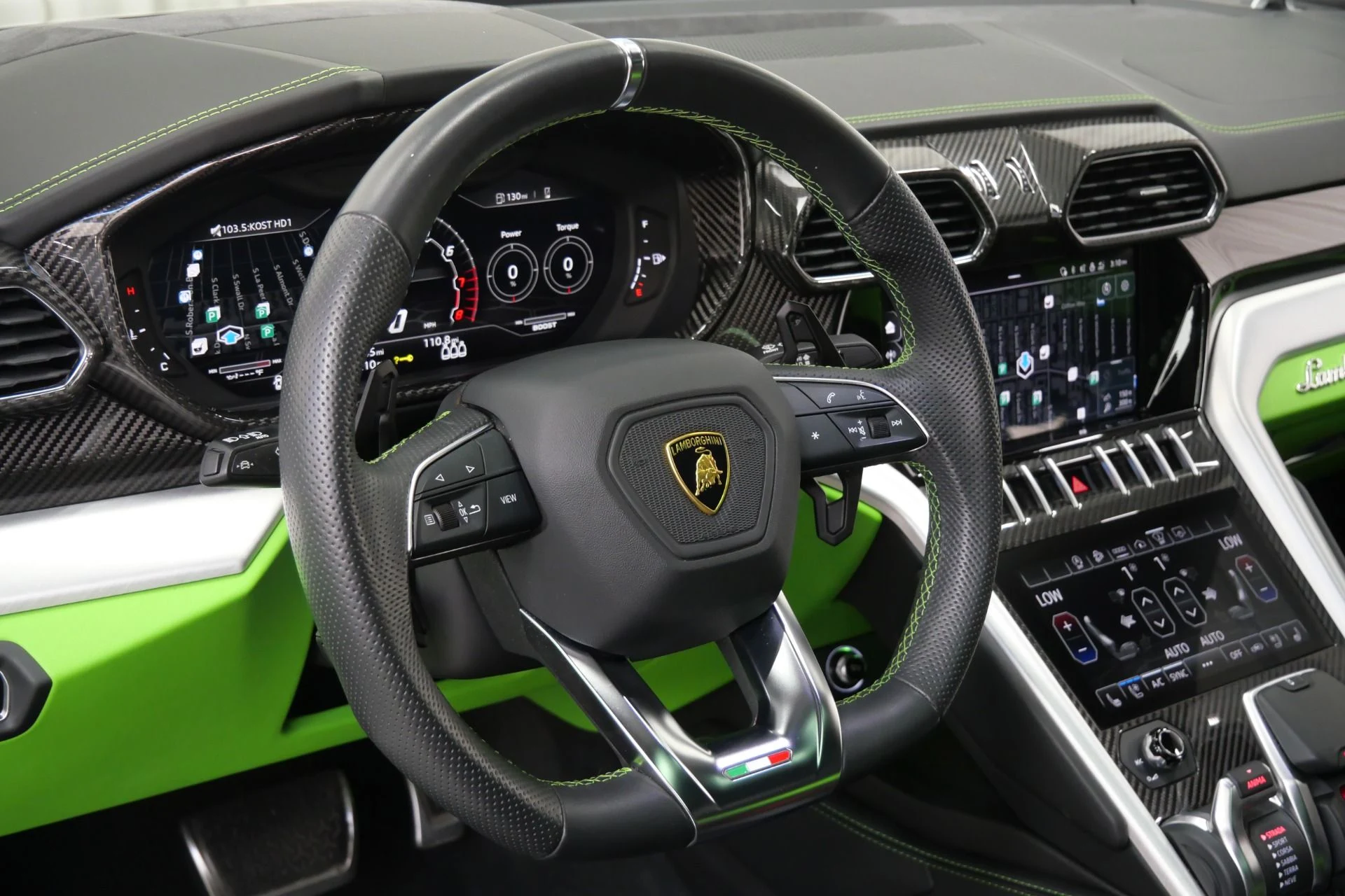mph014_3583972370_Used_2022_Lamborghini_Urus_1761576878_0f646cda82