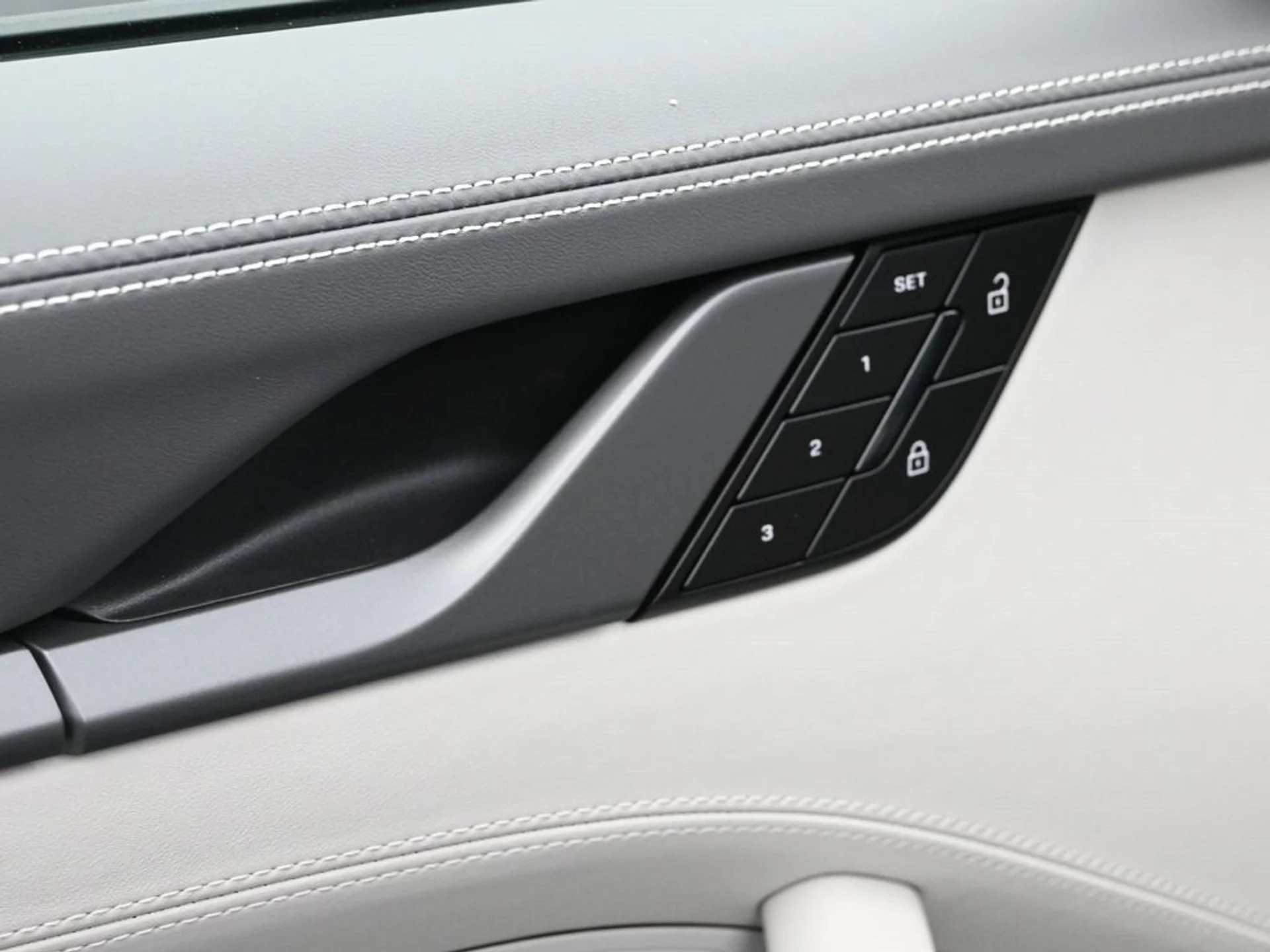 mph014_3584528187_0bbfd677beeafce0f667b30d175519b2x_38dbea9274