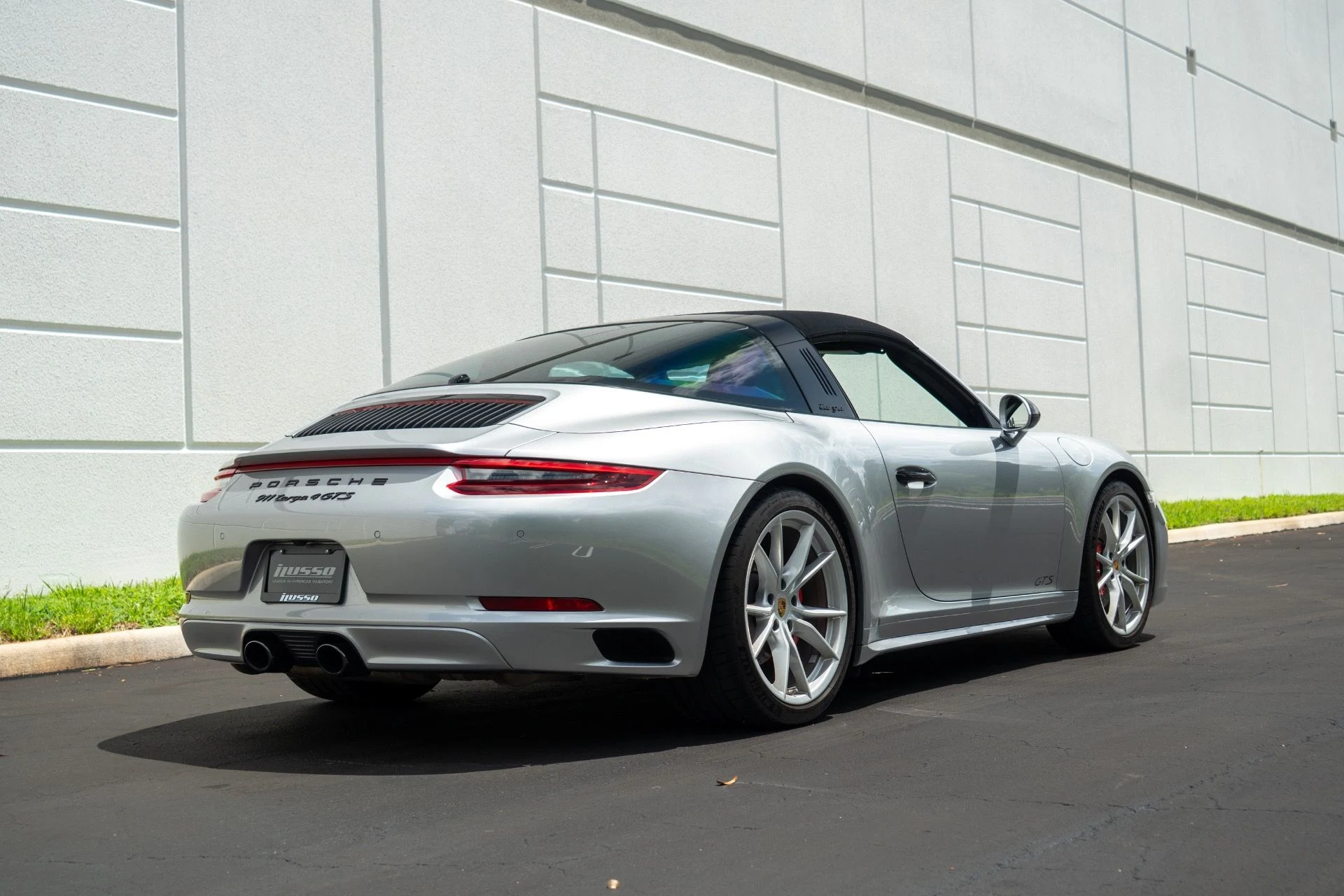 mph014_358867132_Used_2019_Porsche_911_Targa_4_GTS_1756154089_f90f812047