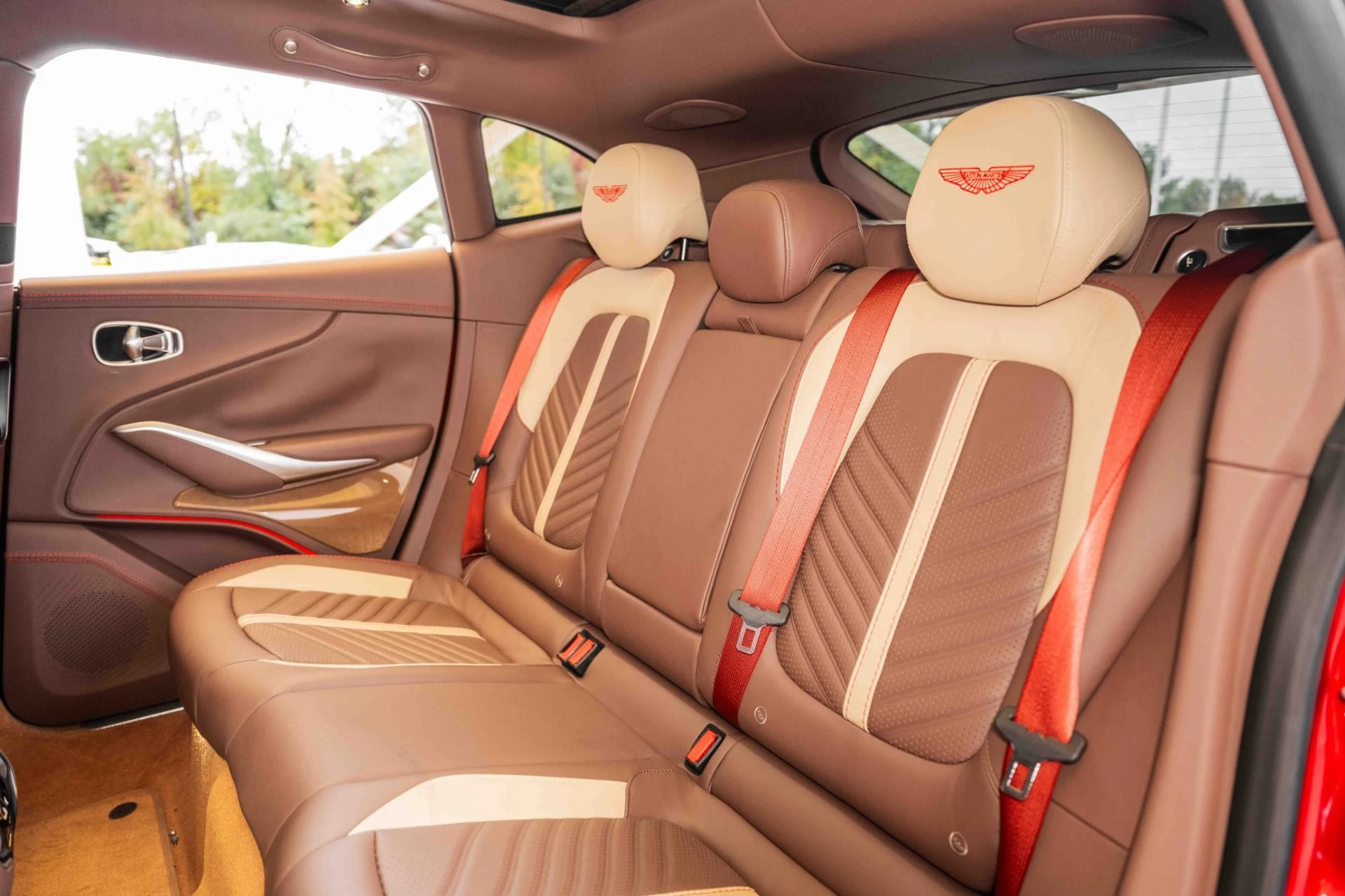 mph014_3593823917_Used_2023_Aston_Martin_DBX_707_1697843884_e775d8c8fc