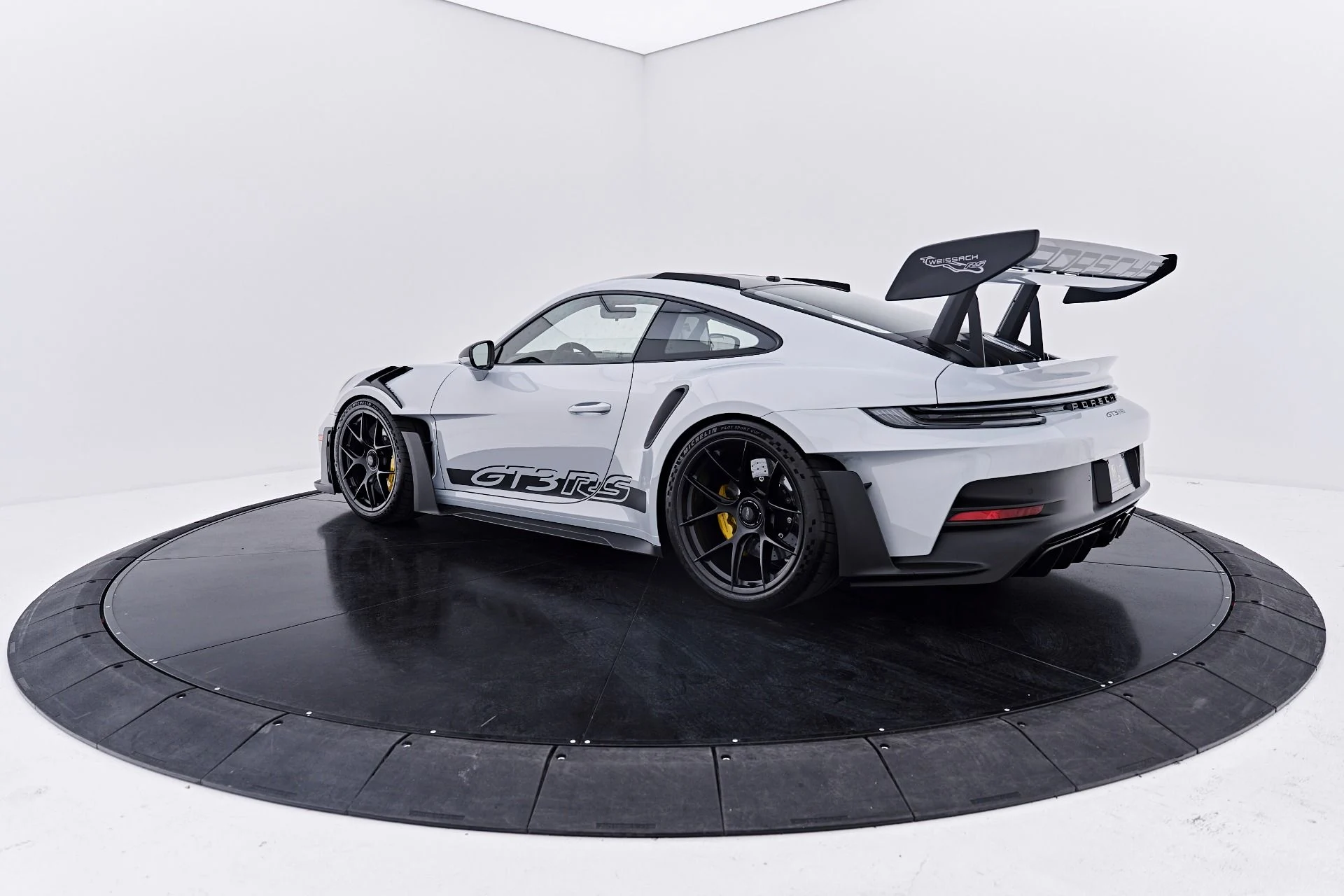 mph014_3597874188_Used_2025_Porsche_911_GT_3_RS_1790364099_6f840ee210