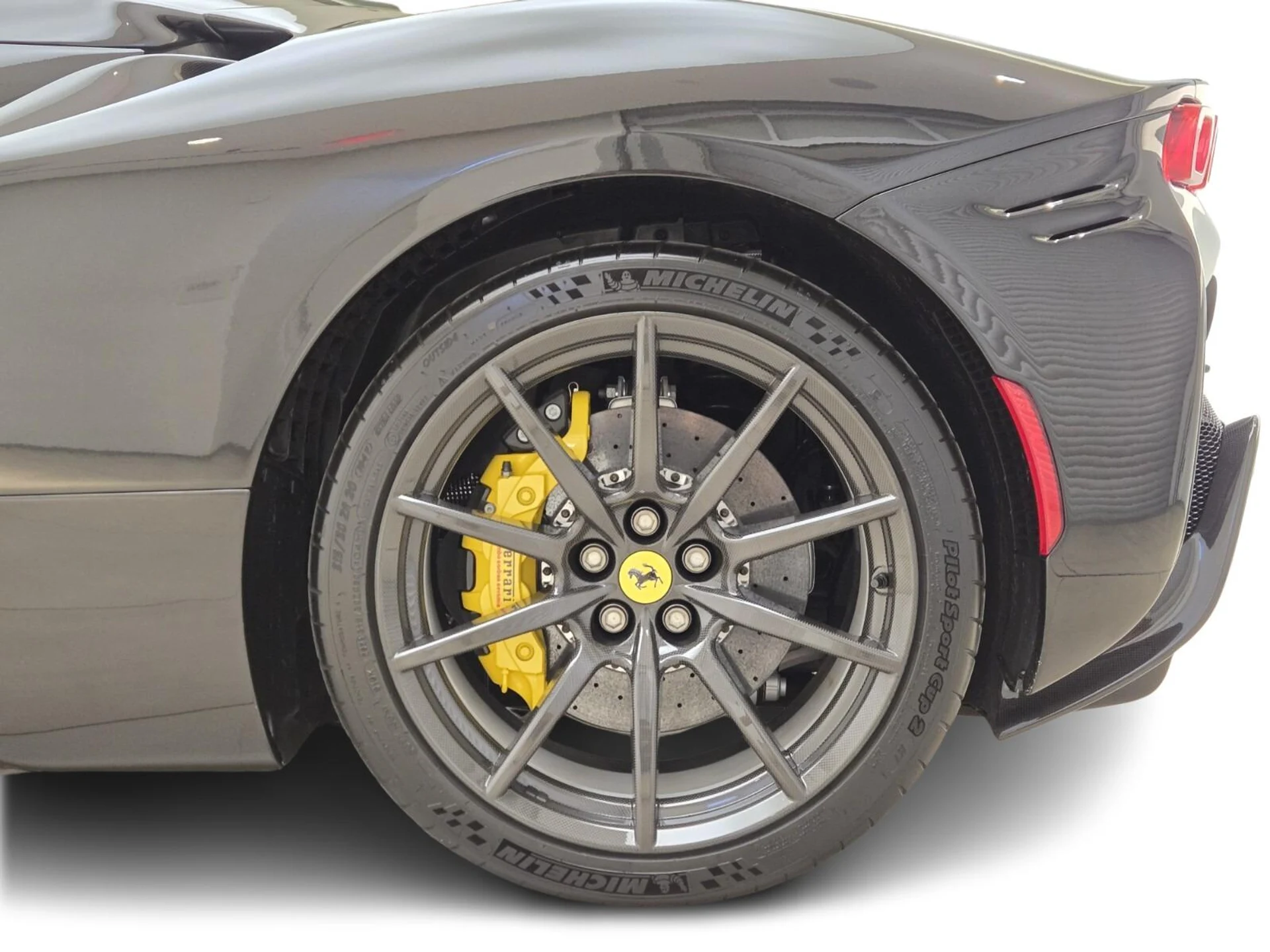 mph014_3598051121_Used_2023_Ferrari_SF_90_Spider_1762329121_532192657d