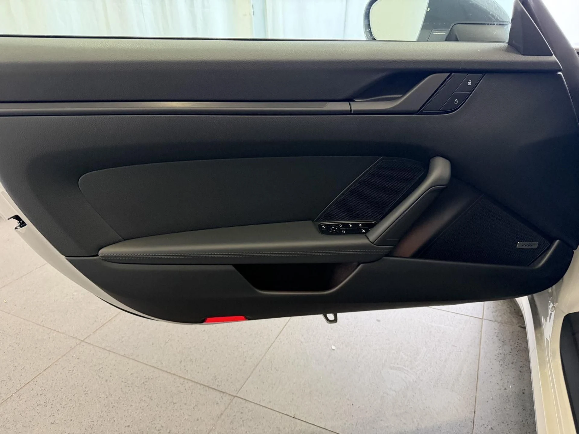 mph014_3598751040_0d3b5f0f2666c46f6fb470bee6a3b460x_05b9df4e70