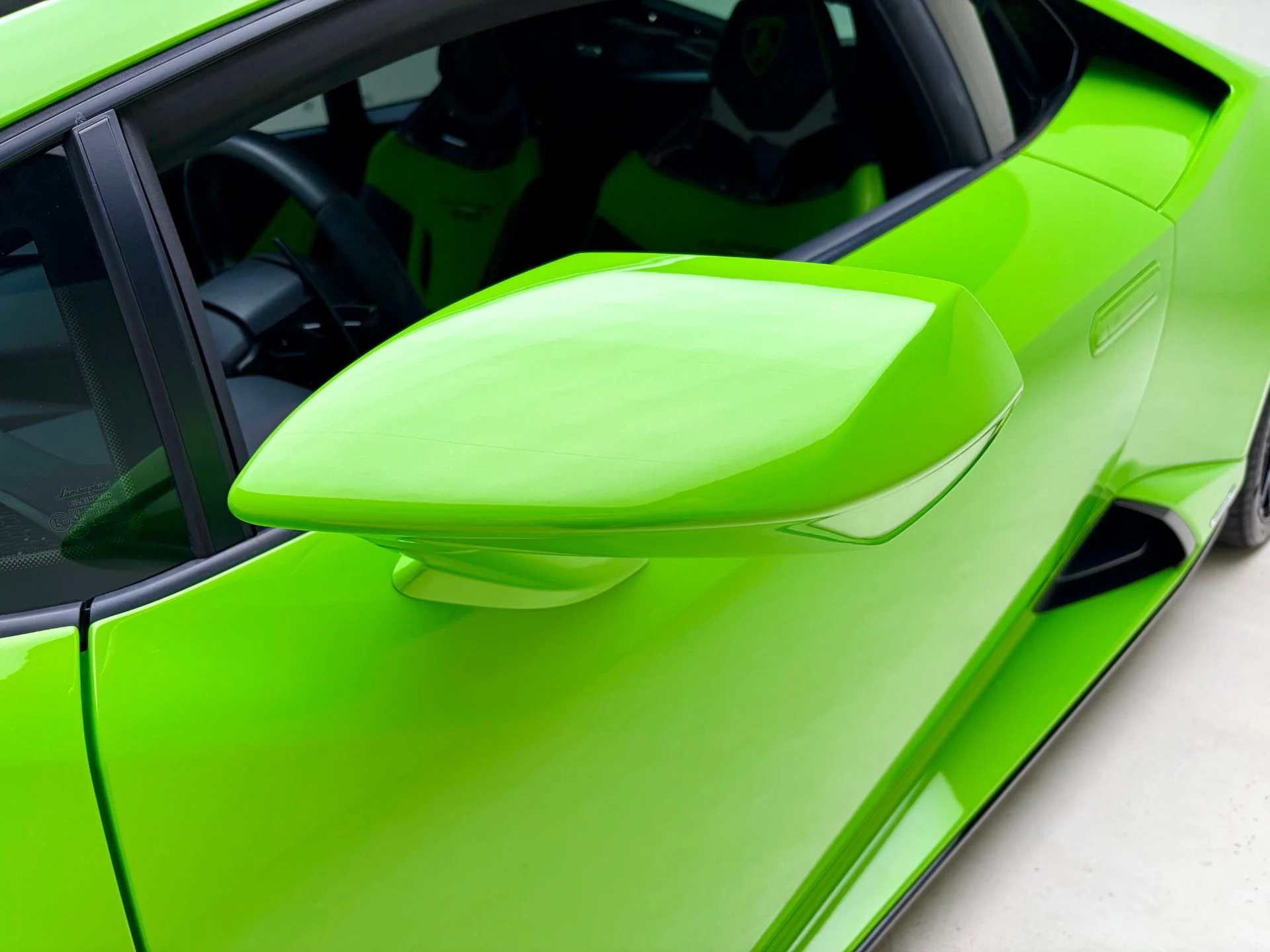 mph014_3602869204_Used_2022_Lamborghini_Huracan_EVO_1777741283_f58d8bc261