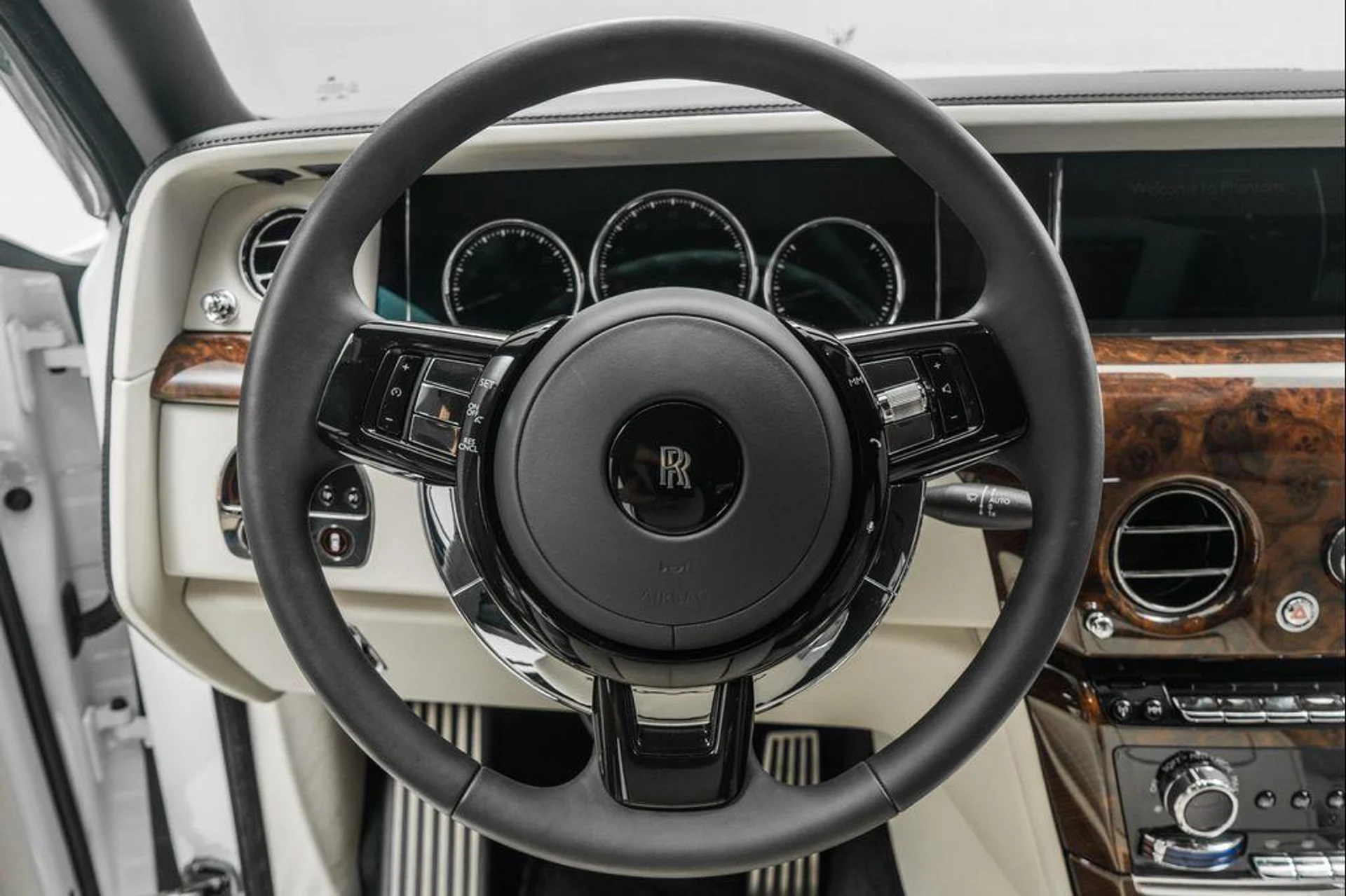 mph014_3604786558_ao_SH_7j2cdk_WDY_Gnubv_Cz_V42_Udg_6b3b021e7d