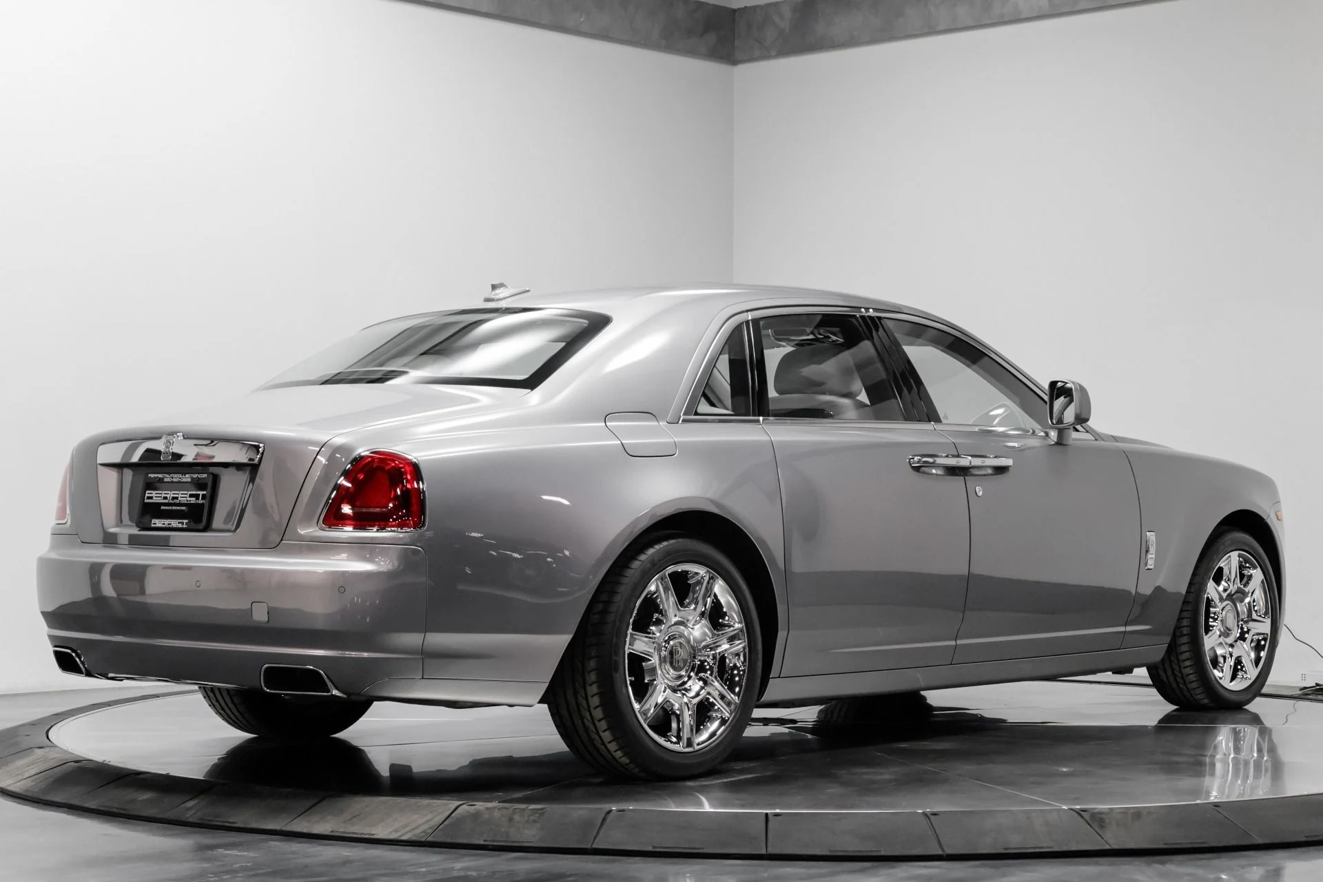 mph014_3605771495_Used_2010_Rolls_Royce_Ghost_1762979207_fe831b01a0