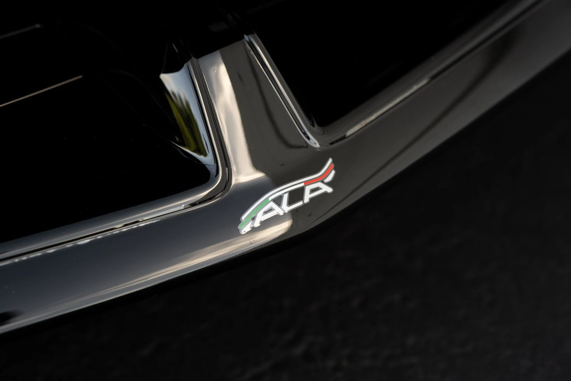 mph014_3608473617_Used_2020_Lamborghini_Aventador_LP_770_4_SVJ_Roadster_1766609736_8b4ae59aaf