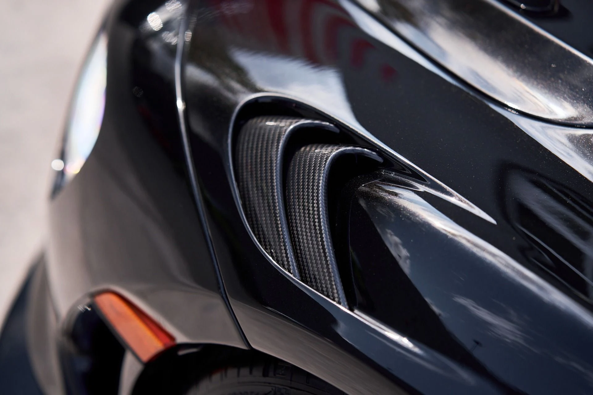 mph014_3609564958_Used_2022_Mc_Laren_765_LT_Base_1753480618_b390a593e1