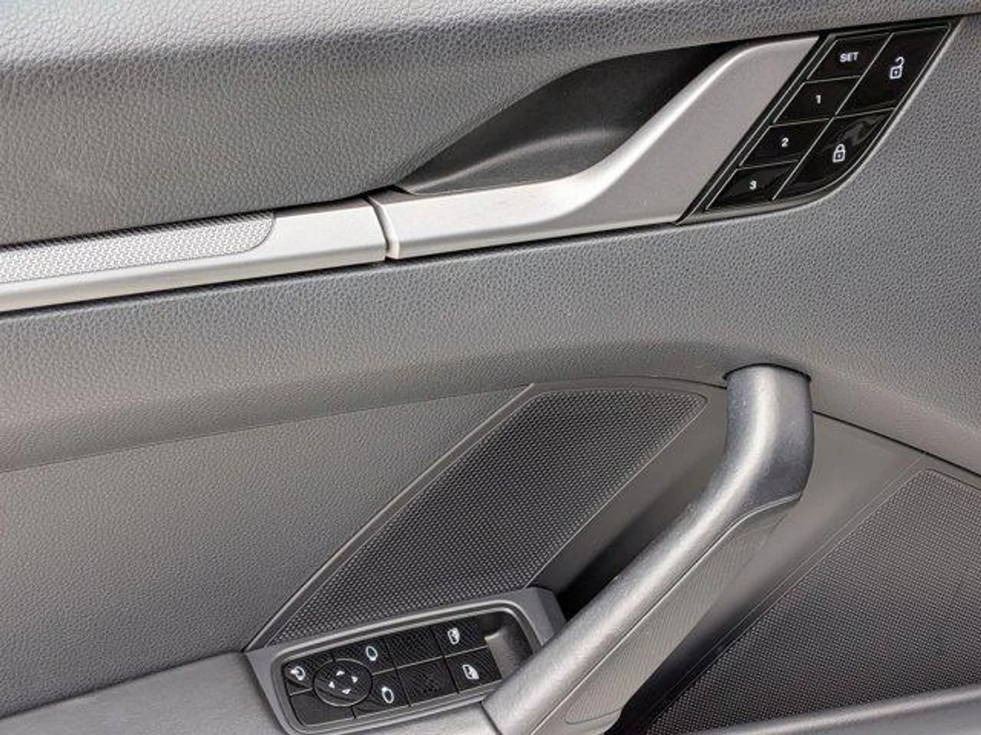 mph014_3614930651_3_Zp_RHIVTF_Lo_NPI_Ey4_Rp_J0xt_T9a0_946658d8b3