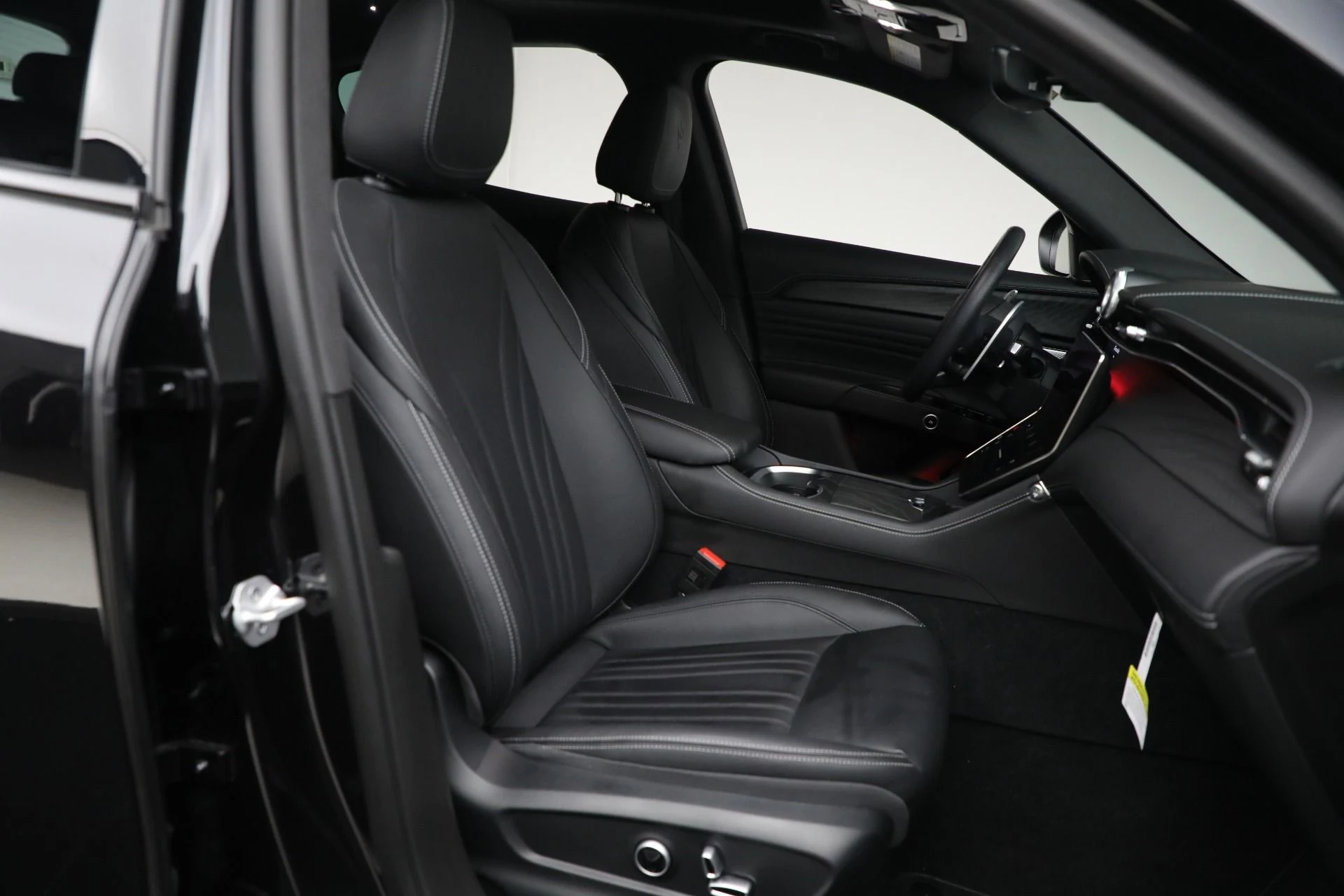 mph014_3617107606_New_2025_Maserati_Grecale_Modena_f574302489