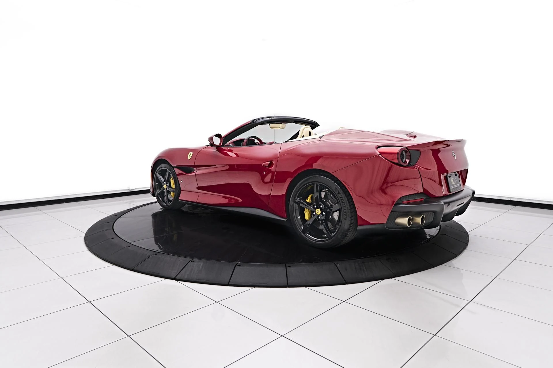 mph014_361848014_Used_2022_Ferrari_Portofino_Base_1752263914_ae1dfc3d55