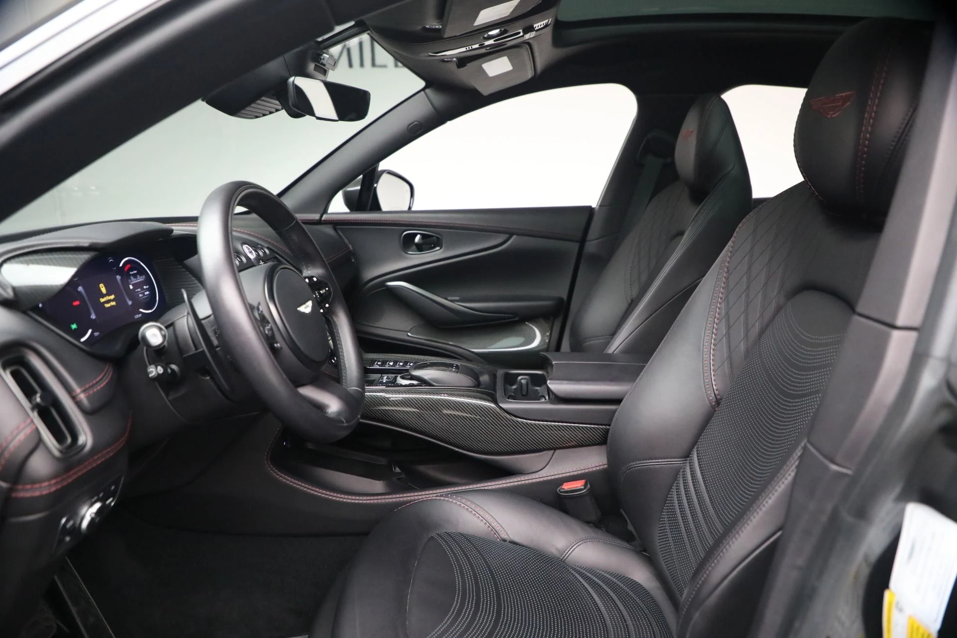 mph014_3620913932_Used_2022_Aston_Martin_DBX_1777325442_58222d97fe