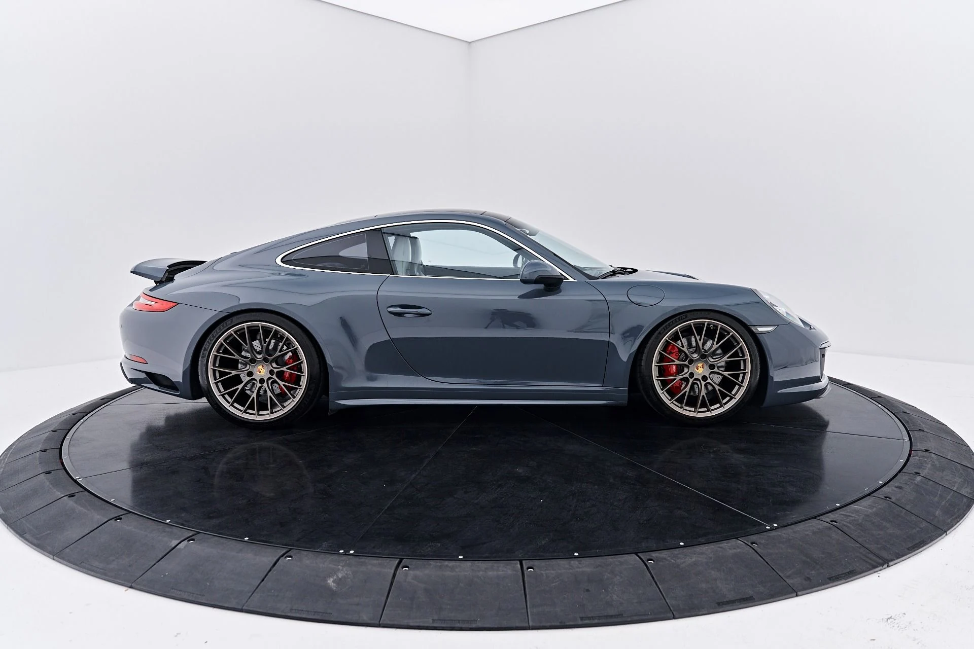 mph014_3620959345_Used_2017_Porsche_911_Carrera_4_S_1789697852_8151febe0c