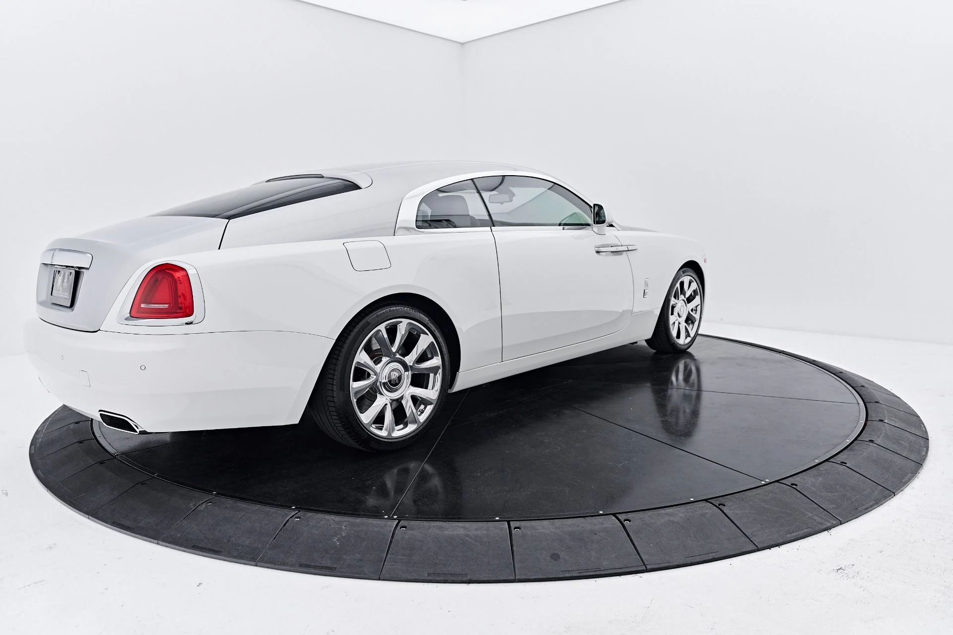mph014_3625746802_Used_2020_Rolls_Royce_Wraith_Base_1791481231_19617e61a0