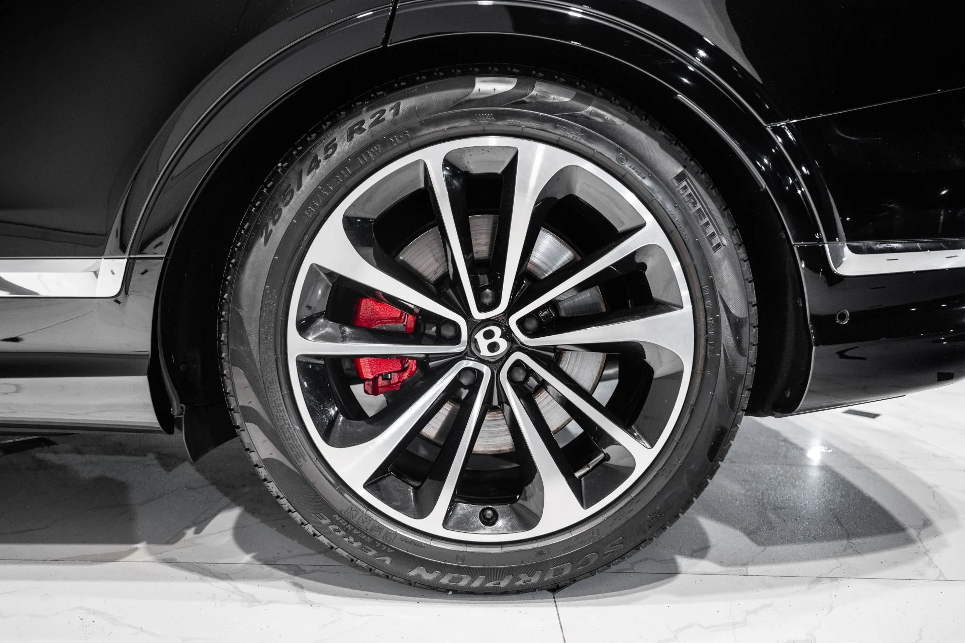 mph014_3627436926_Used_2022_Bentley_Bentayga_V8_1773164215_3b4d8e990a