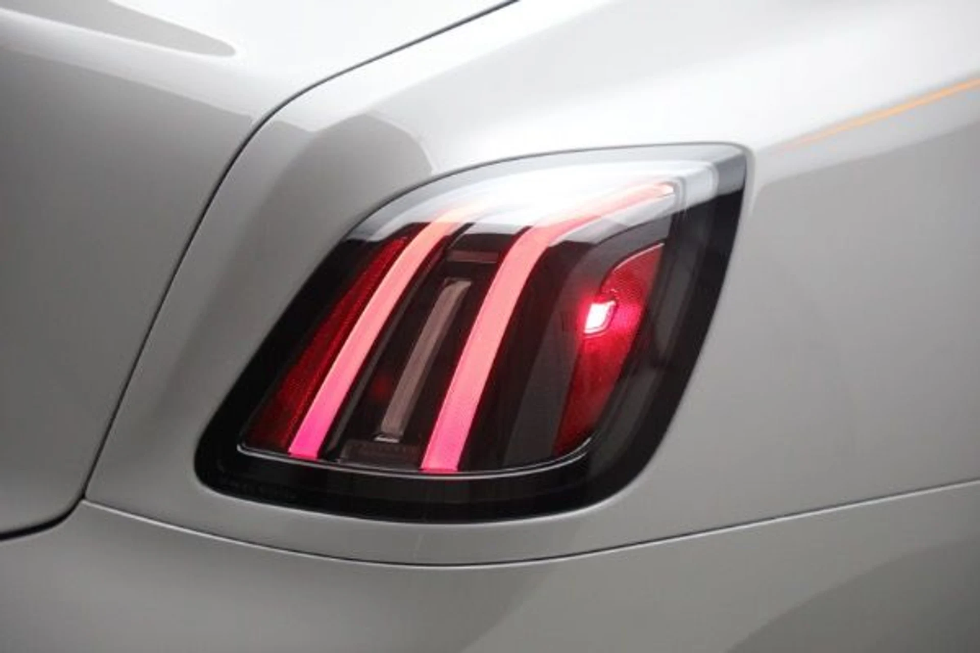 mph014_3630358430_New_2025_Rolls_Royce_Black_Badge_Ghost_40f88df758