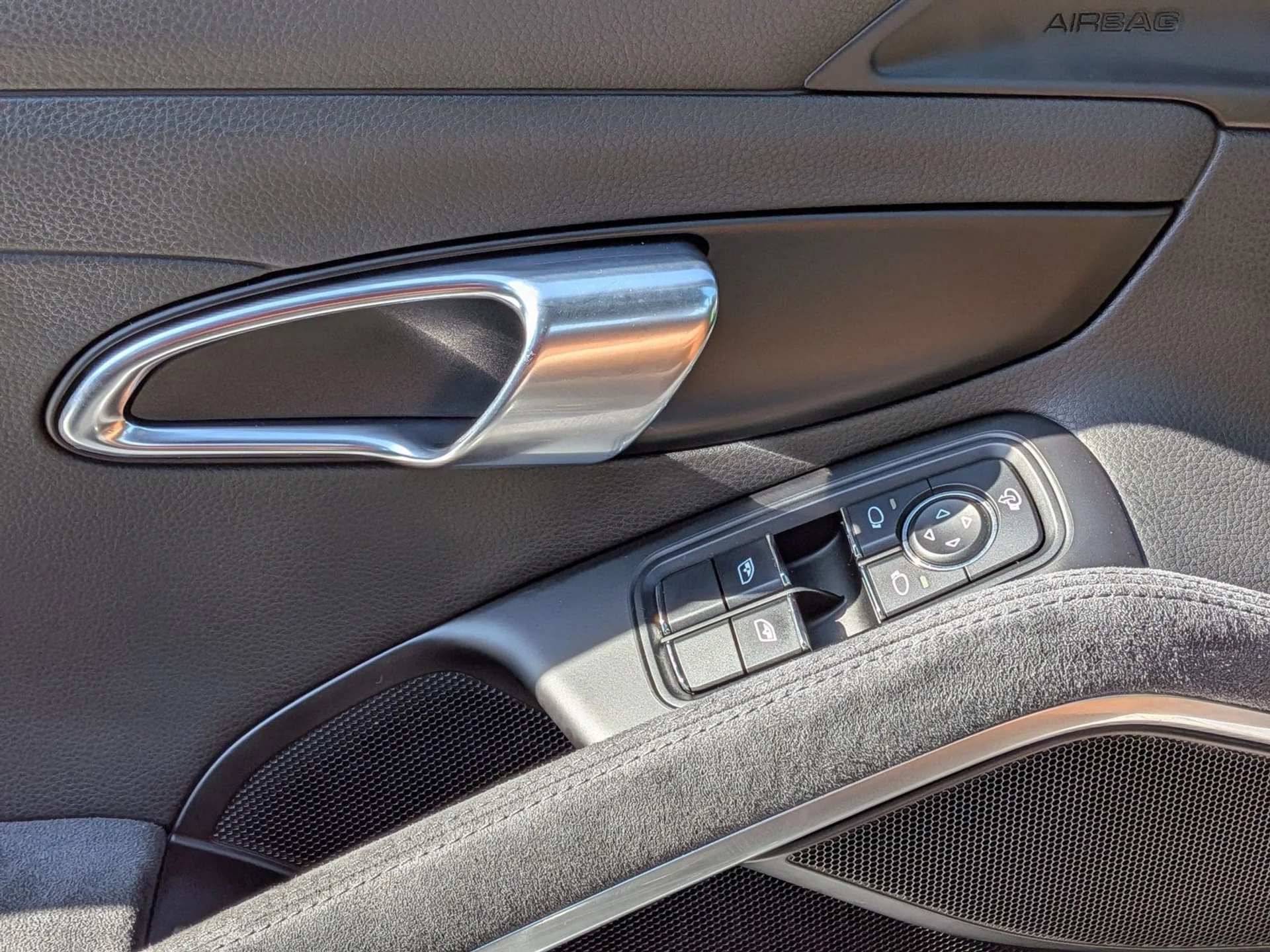 mph014_3638662101_572368d21bc2f120282d793c09fc86dcx_767a8f0e1c