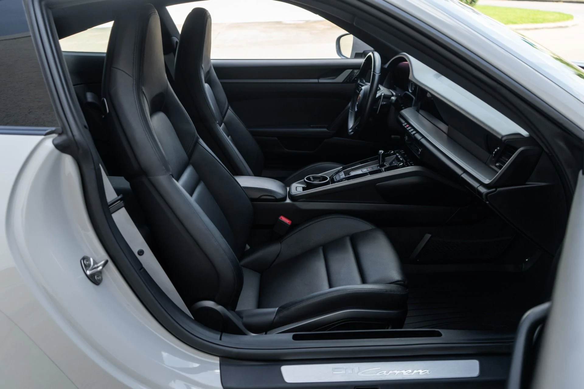 mph014_3649168483_Used_2021_Porsche_911_Carrera_1774908148_4af6870de3